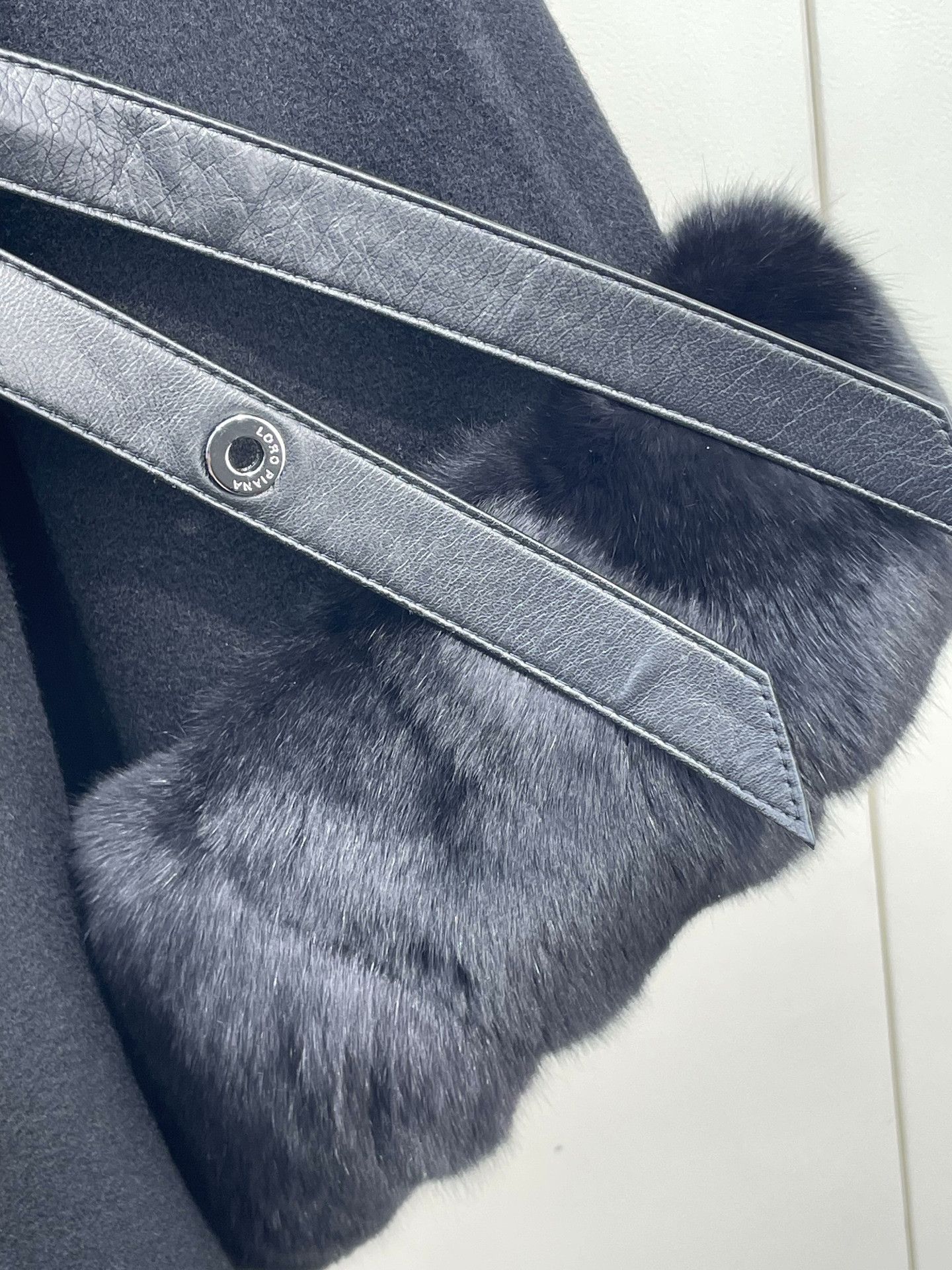 Loro Piana Loro Piana Chinchilla Cashmere Cape Coat Size M / US 6-8 / IT 42-44 - 3 Thumbnail