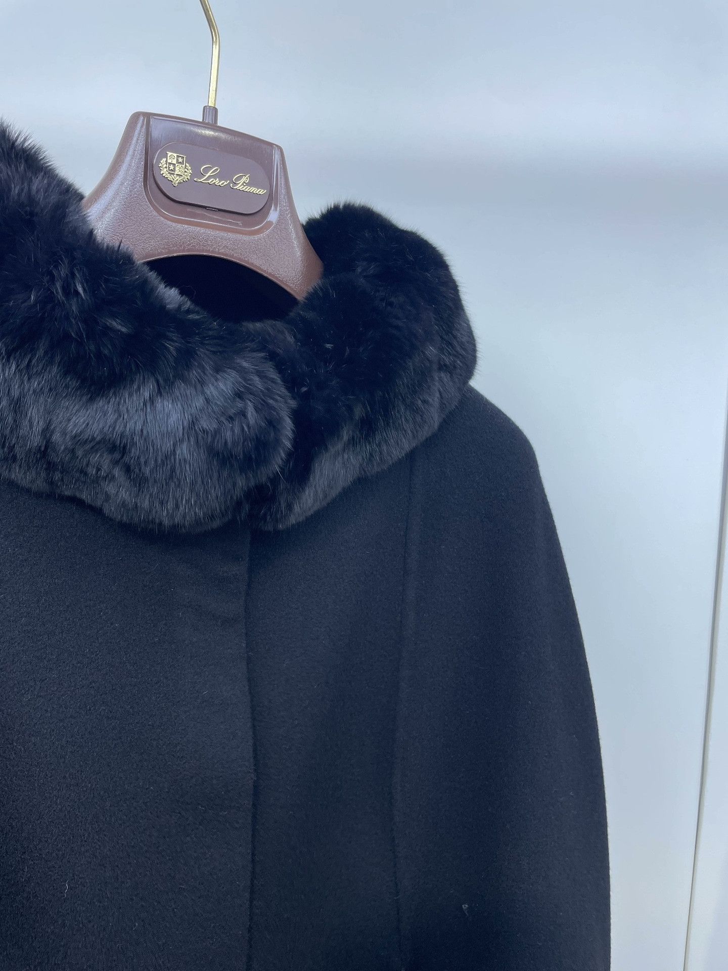 Loro Piana Loro Piana Chinchilla Cashmere Cape Coat Size M / US 6-8 / IT 42-44 - 5 Thumbnail