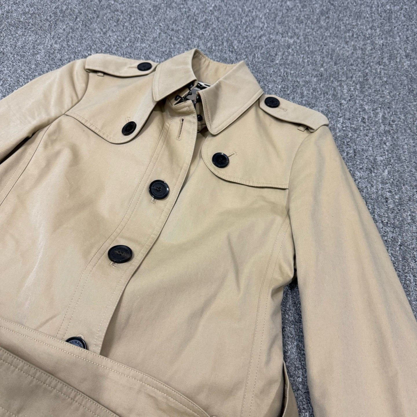 Burberry Burberry Beige Trench Coat UK4 Size M / US 6-8 / IT 42-44 - 3 Thumbnail