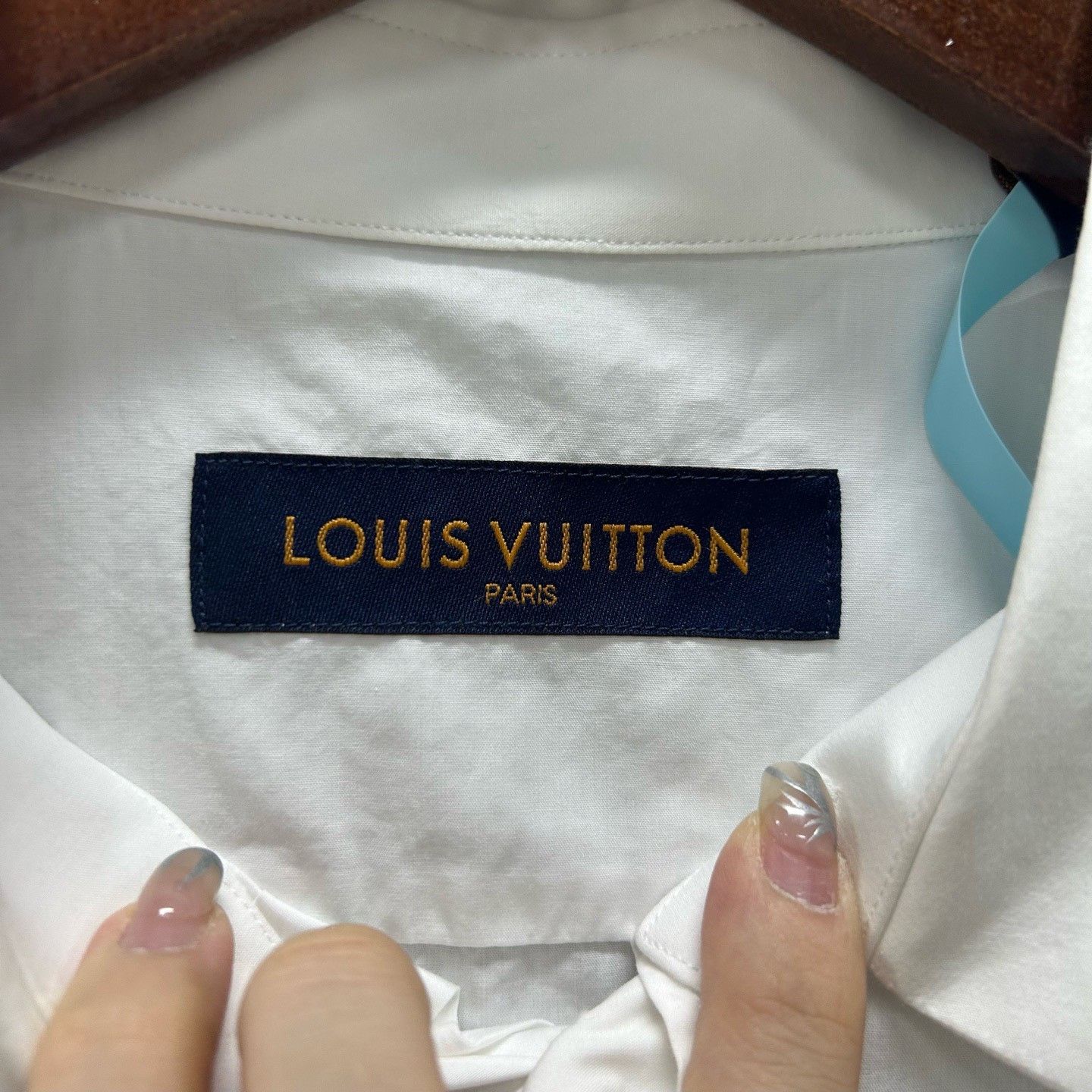 Louis Vuitton Louis Vuitton White Three Logo Print Shirt Size US M / EU 48-50 / 2 - 4 Thumbnail