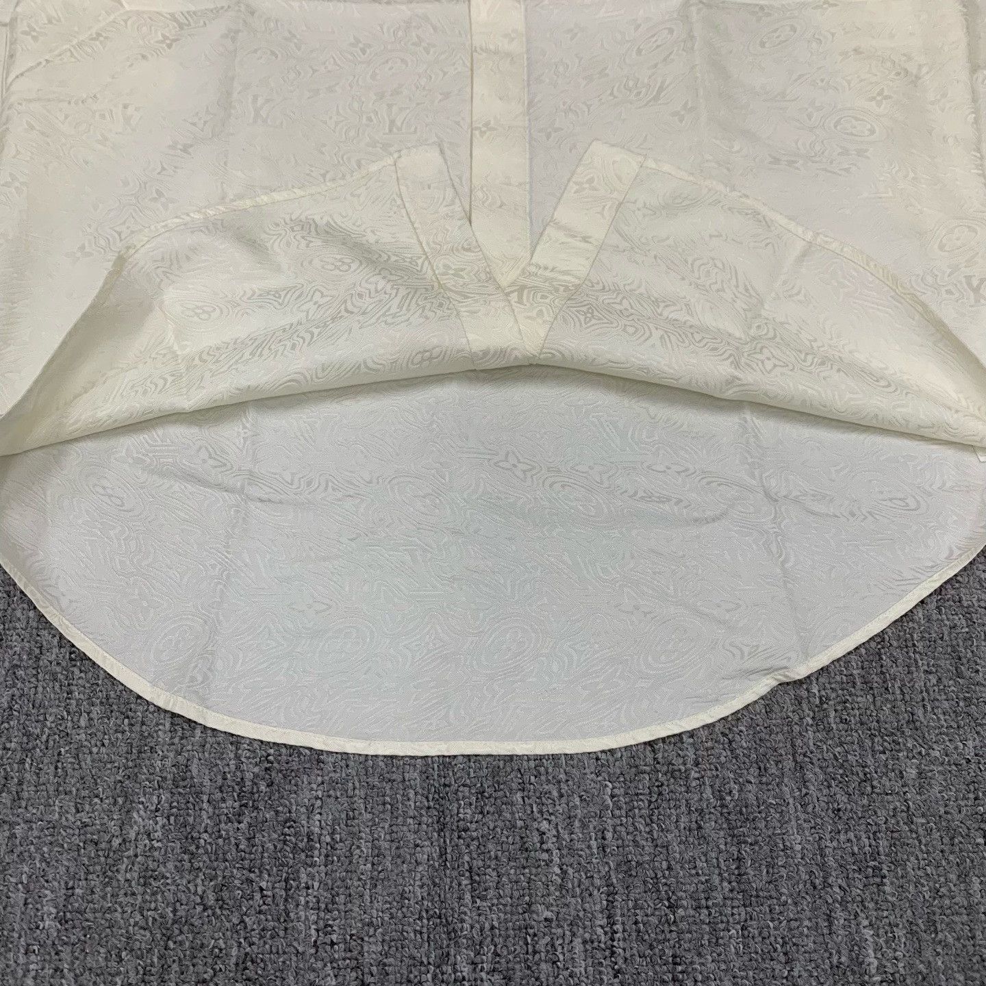 Louis Vuitton LV Off-White Silk Monogram Shirt Jacket Size US M / EU 48-50 / 2 - 9 Thumbnail