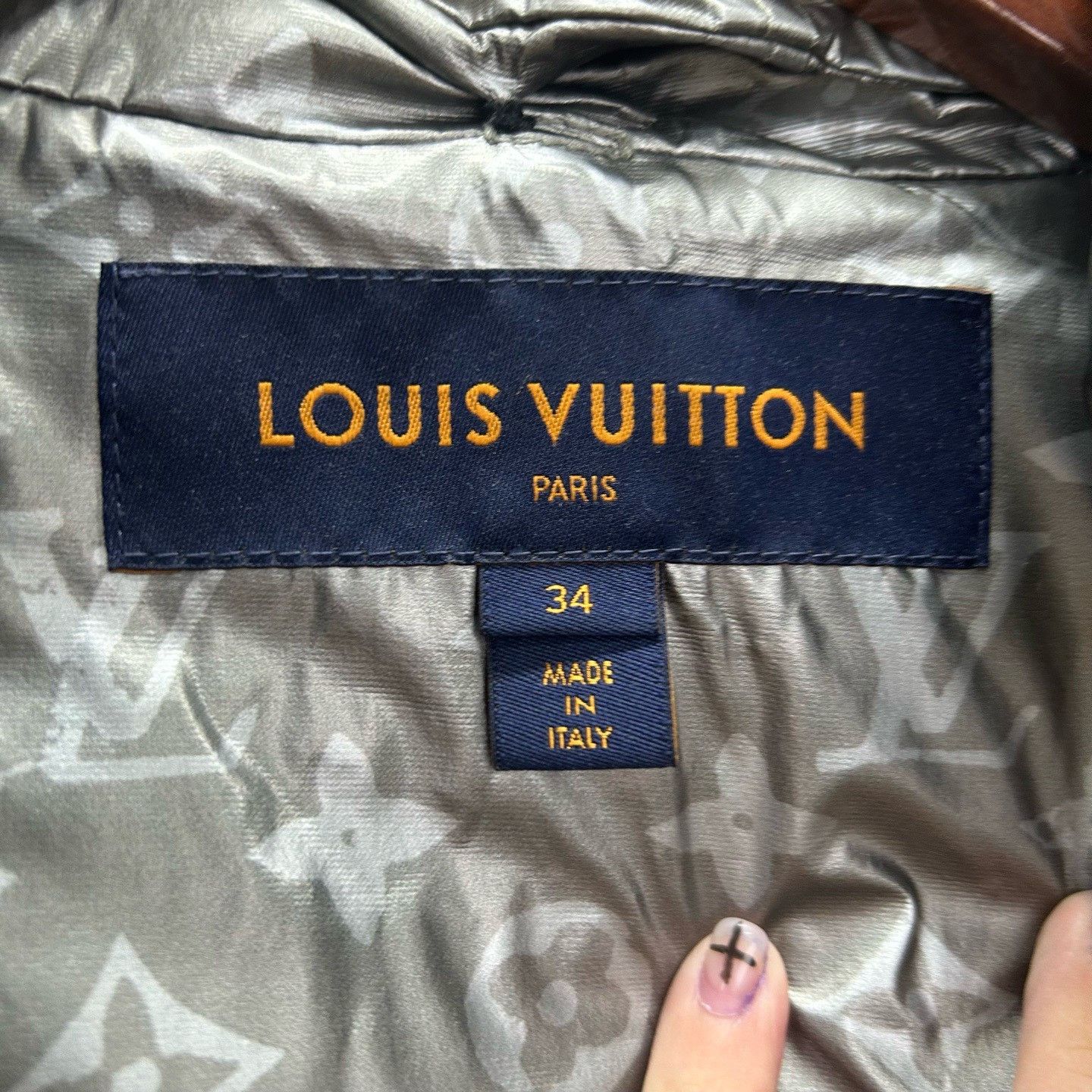 Louis Vuitton Louis Vuitton Runway Silver Coated Monogram Trench Size US M / EU 48-50 / 2 - 3 Thumbnail