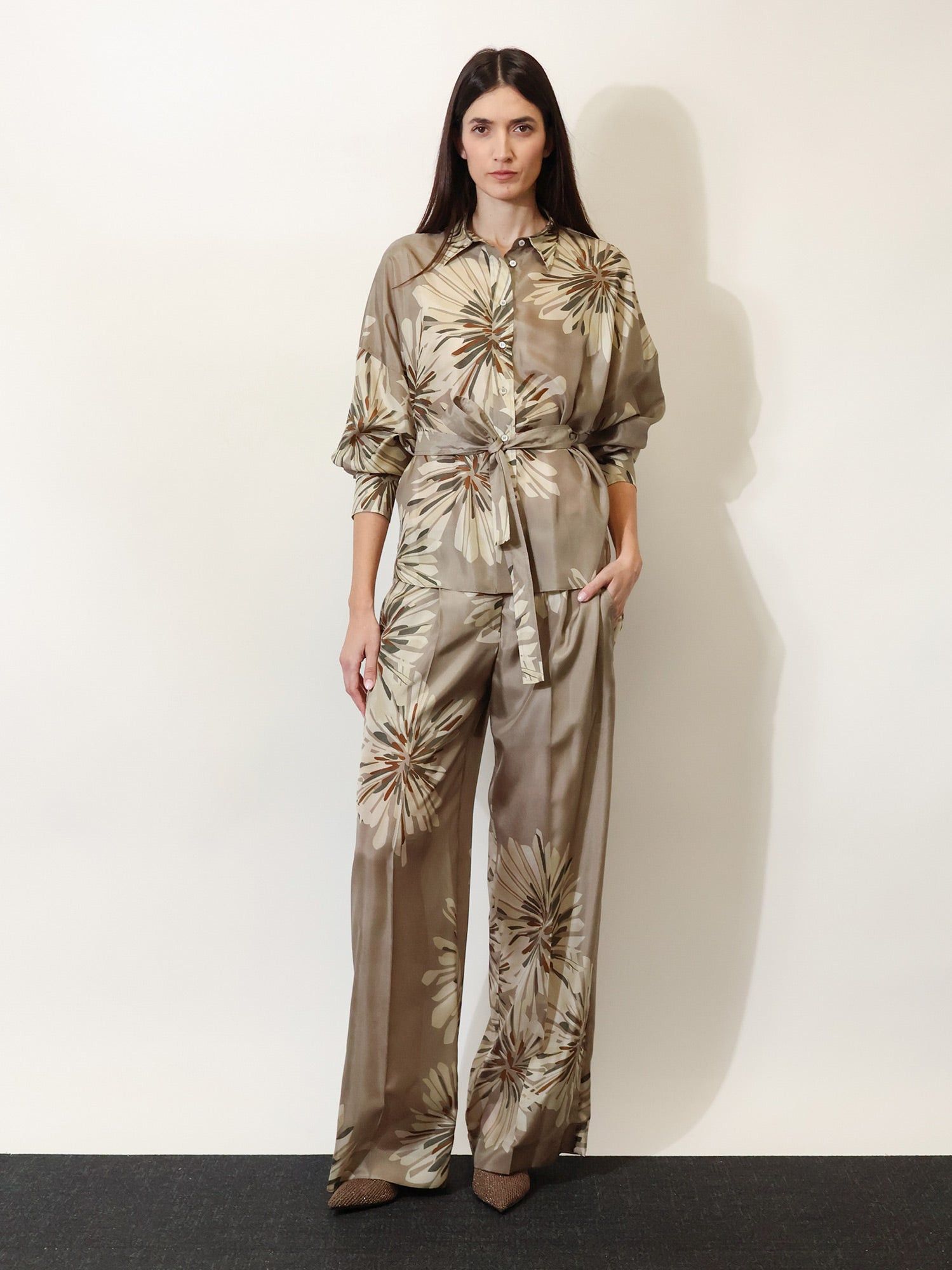 Brunello Cucinelli Printed Silk Trousers Size 25" / US 0 / IT 36 - 4 Thumbnail