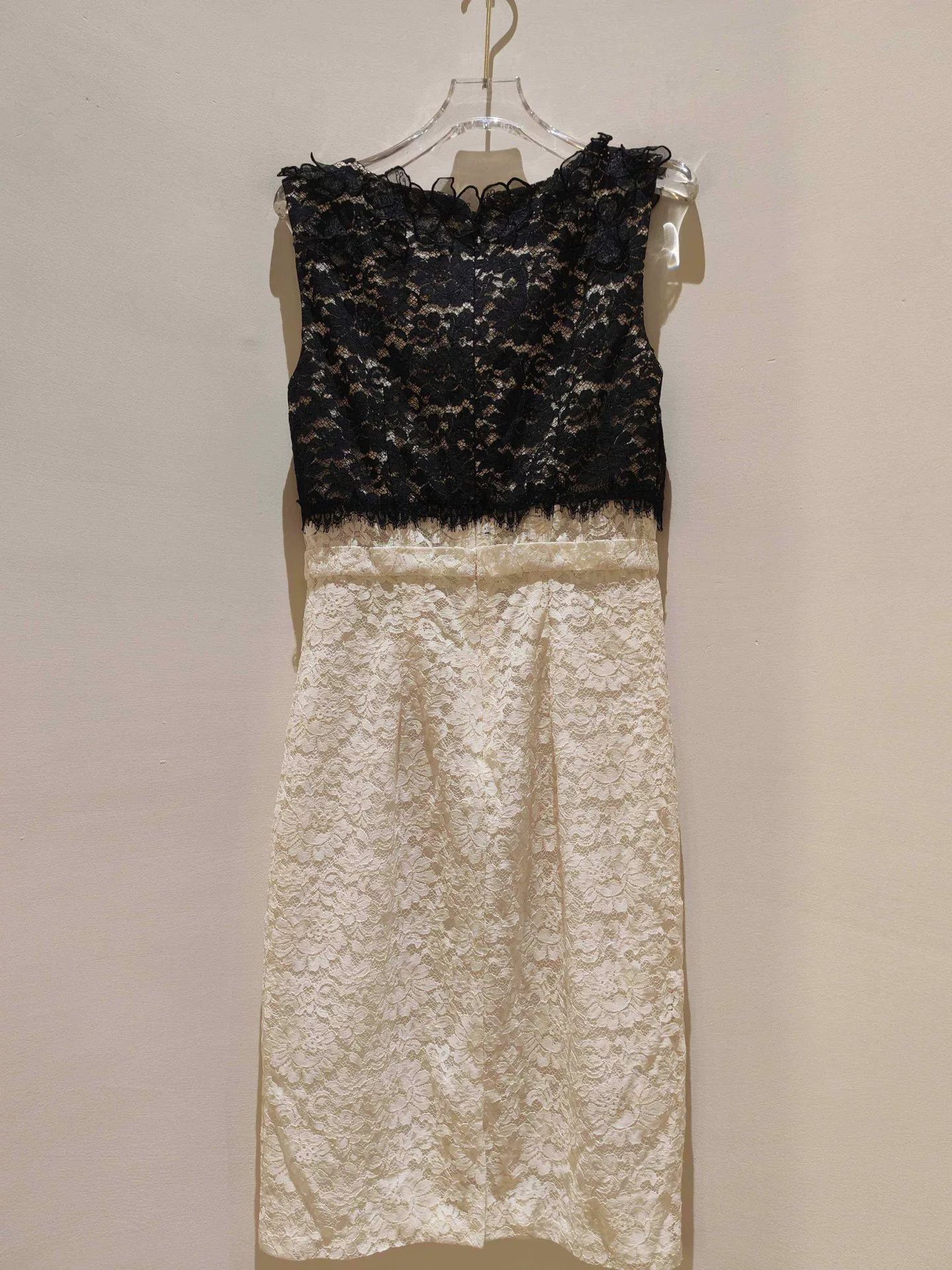 Bcbgmaxazria BCBG Black & White Lace Dress Size M / US 6-8 / IT 42-44 - 6 Thumbnail