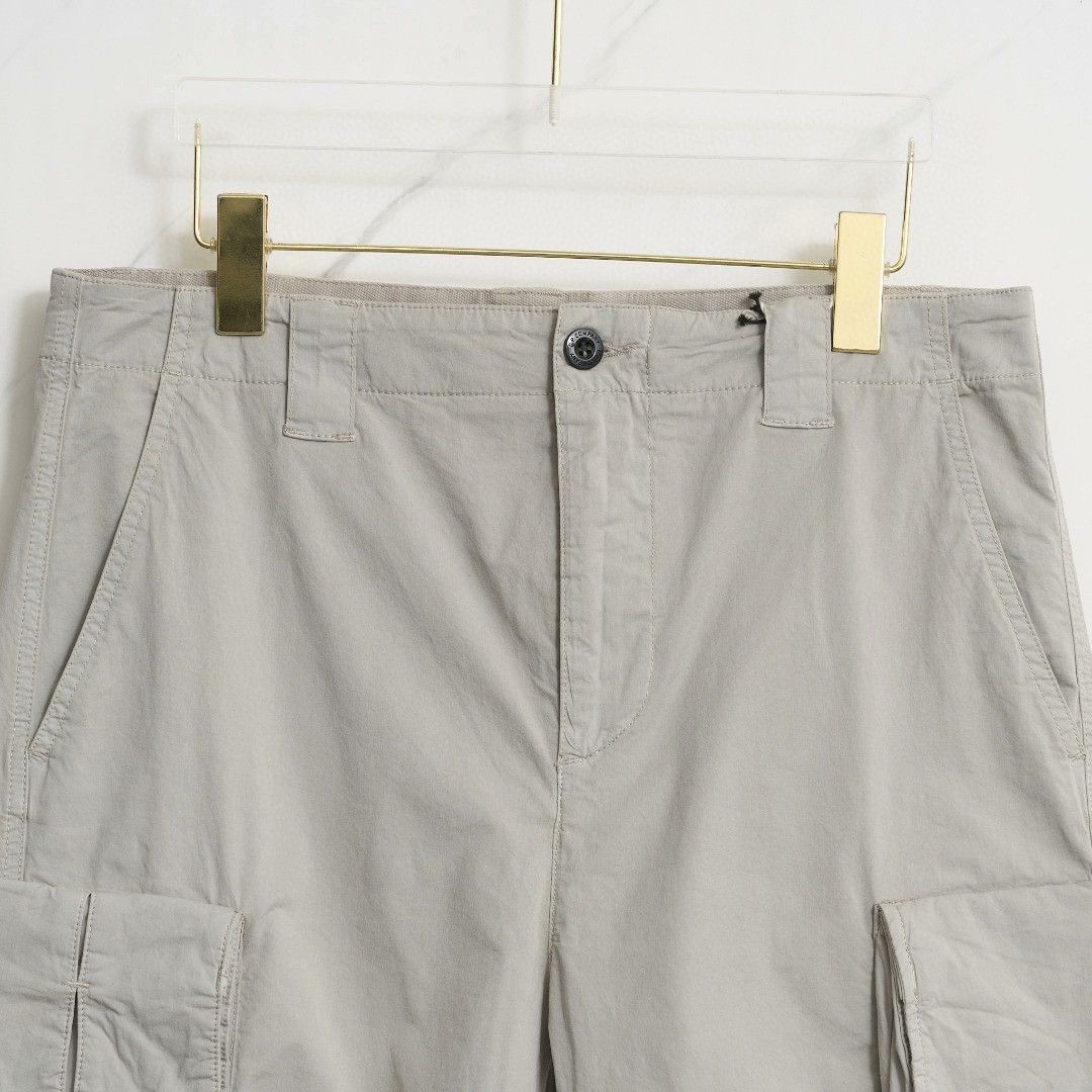 C.P. Company C.P. Company Men's Badge Cargo Shorts Size US 30 / EU 46 - 2 Thumbnail