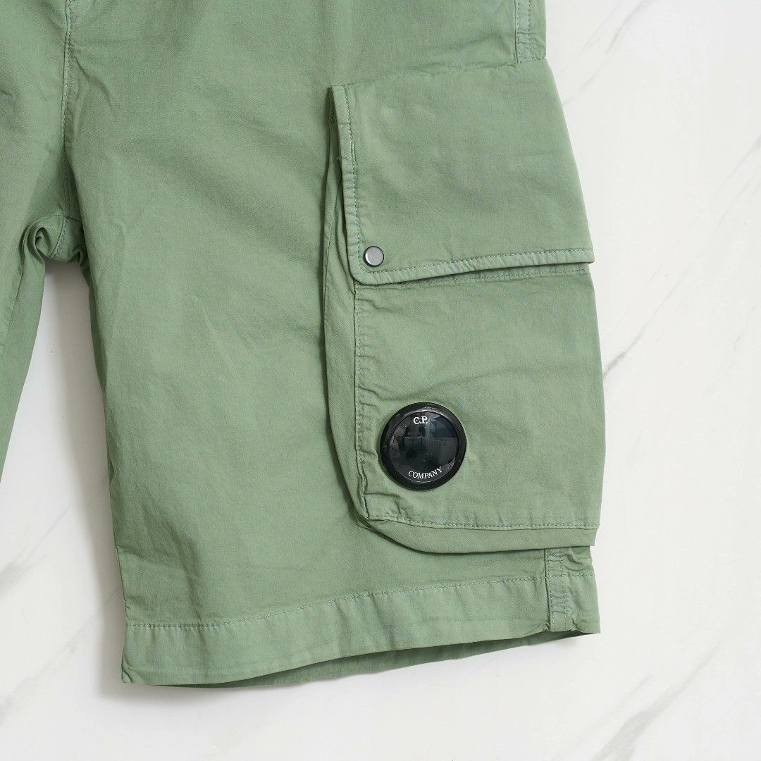 C.P. Company C.P. Company Neutral Cargo Pocket Shorts Size US 34 / EU 50 - 3 Thumbnail