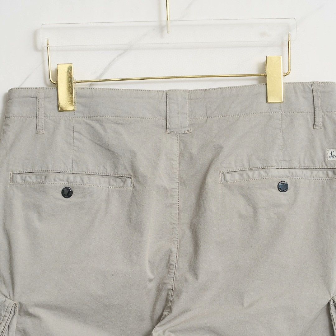C.P. Company C.P. Company Men's Badge Cargo Shorts Size US 30 / EU 46 - 5 Thumbnail