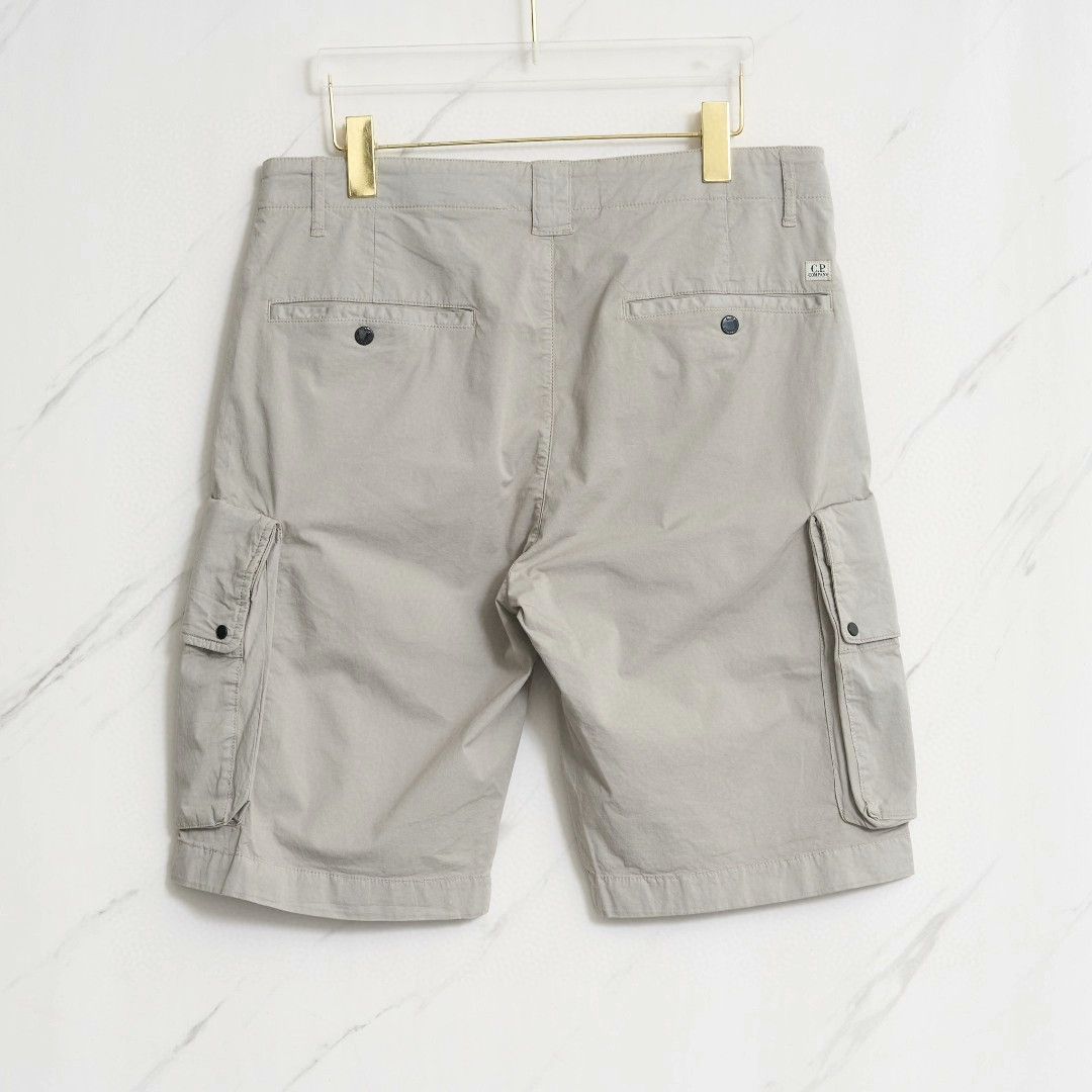 C.P. Company C.P. Company Men's Badge Cargo Shorts Size US 30 / EU 46 - 4 Thumbnail