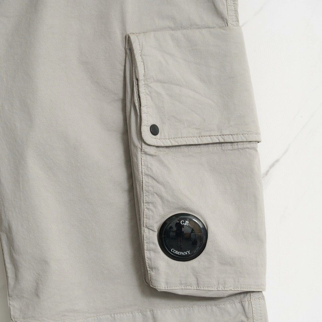 C.P. Company C.P. Company Men's Badge Cargo Shorts Size US 30 / EU 46 - 3 Thumbnail