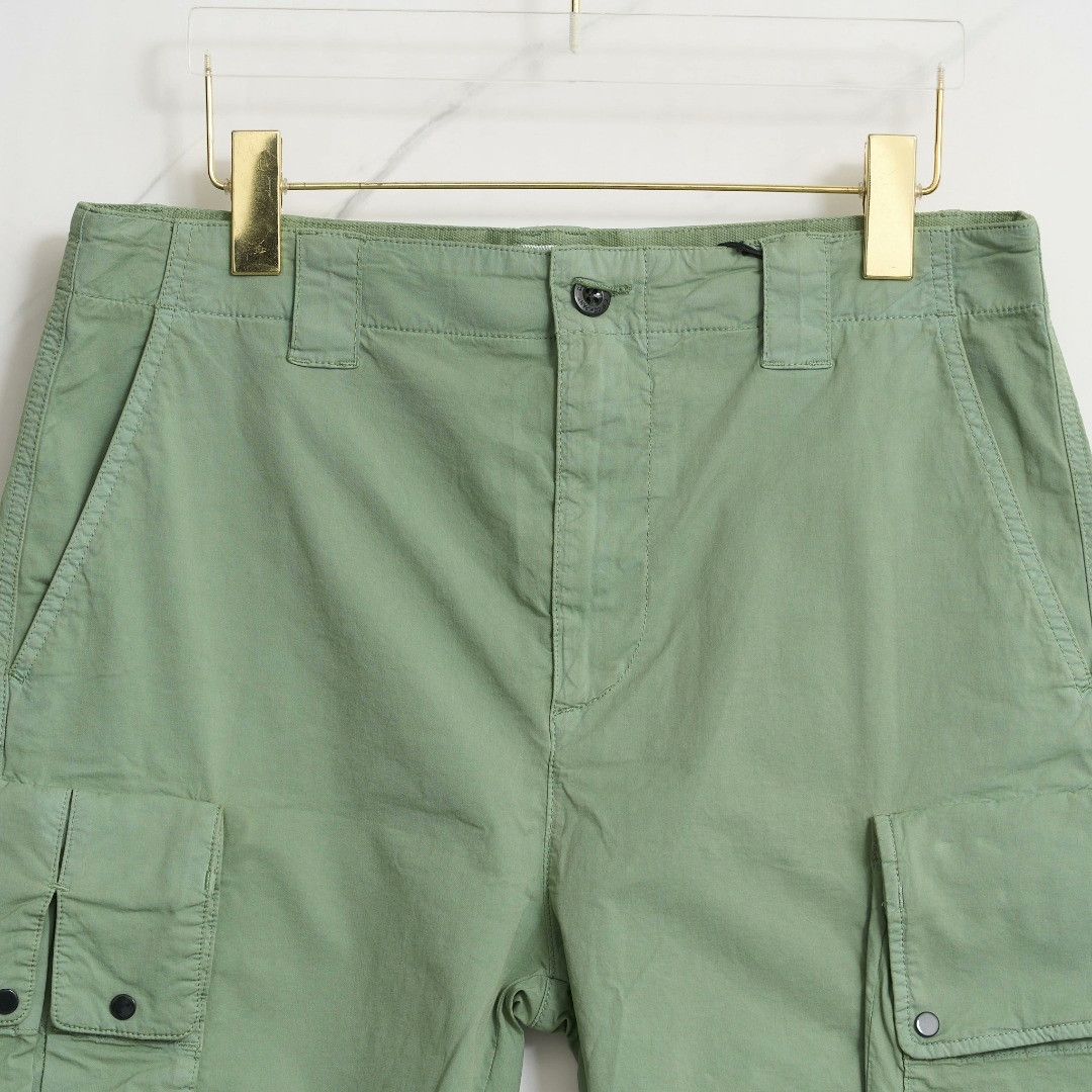 C.P. Company C.P. Company Unisex Cargo Pocket Shorts Size US 34 / EU 50 - 2 Thumbnail