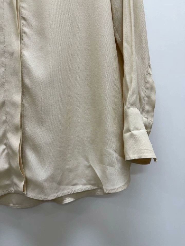Max Mara MaxMara Gold Silk Collared Long-Sleeve Shirt Size M / US 6-8 / IT 42-44 - 4 Thumbnail