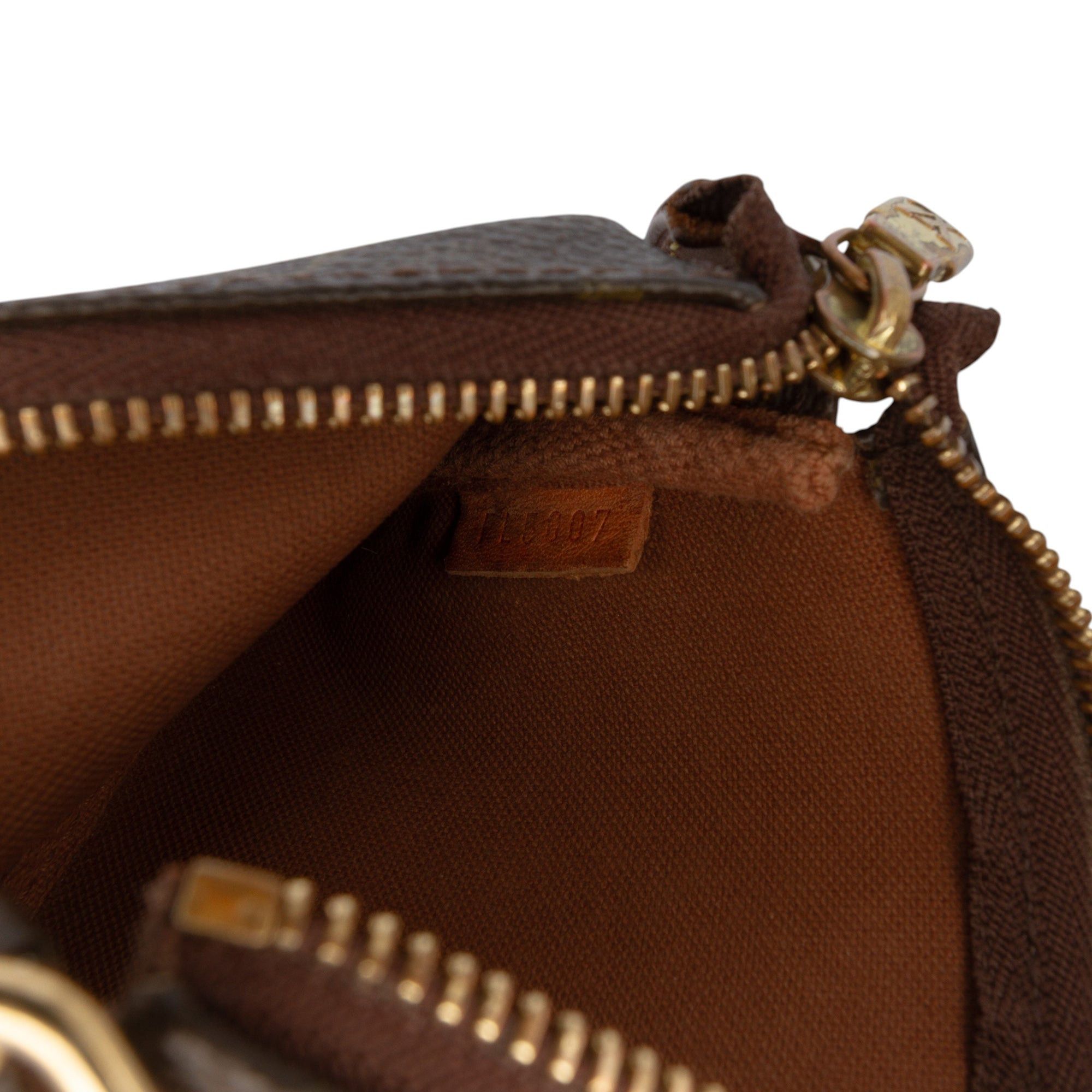 Louis Vuitton Monogram Mini Pochette Accessoires Size ONE SIZE - 5 Thumbnail