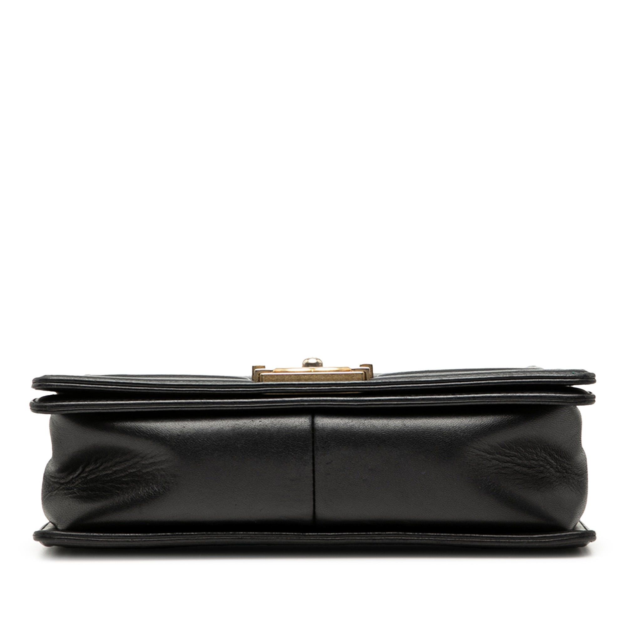 Chanel Medium Quilted Lambskin Boy Flap Size ONE SIZE - 3 Thumbnail