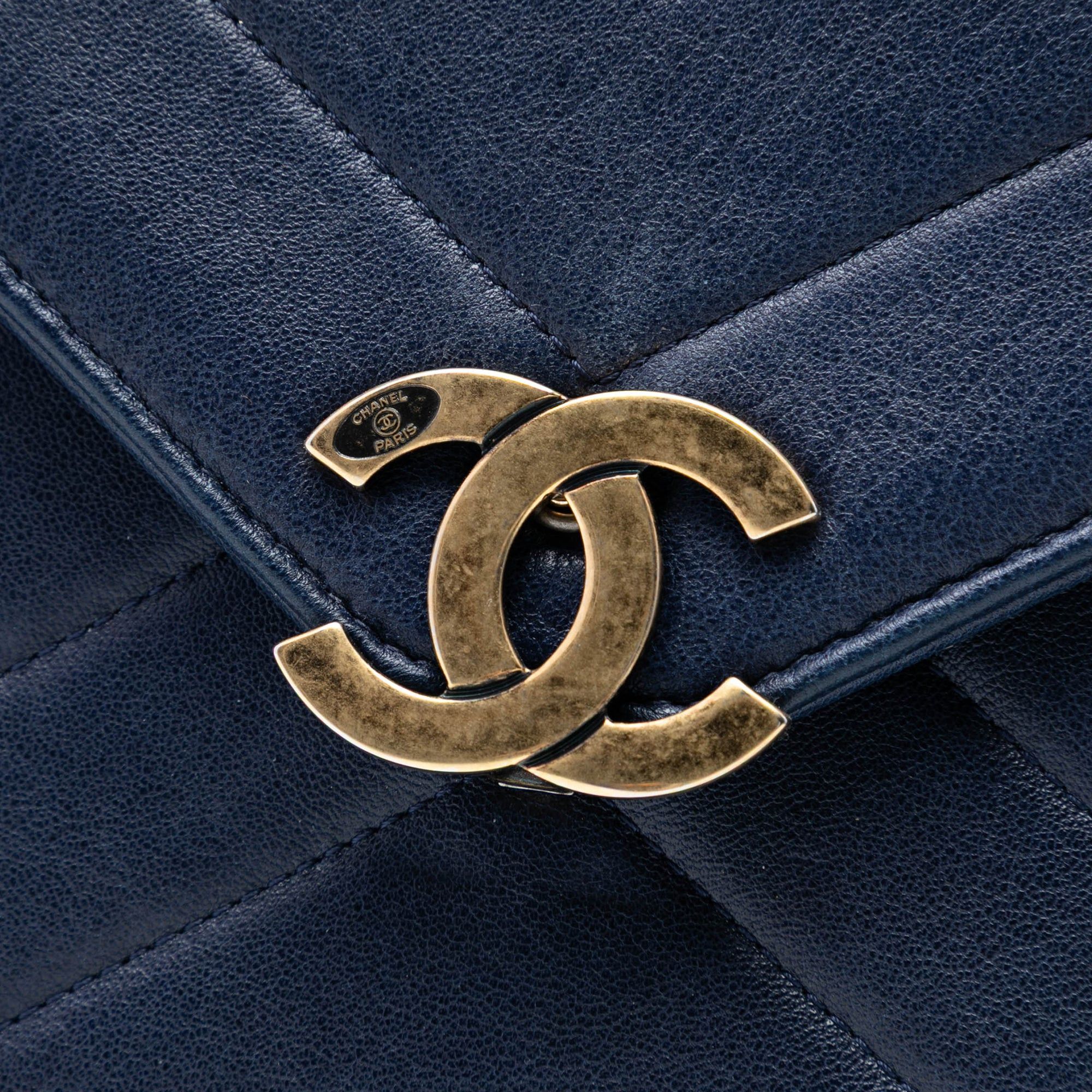 Chanel Medium Chevron Calfskin Coco Envelope Flap Size ONE SIZE - 6 Thumbnail
