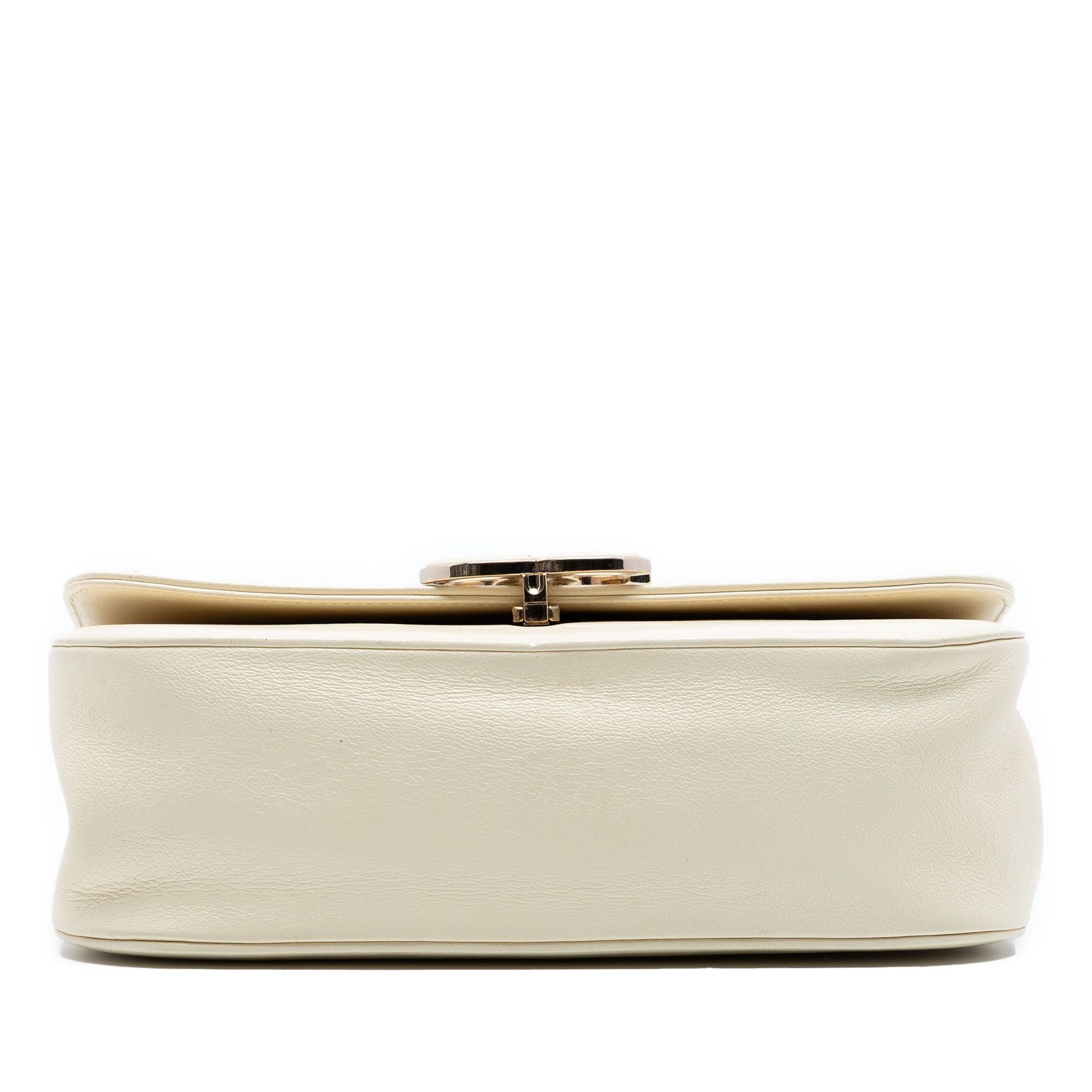 Chanel Large Chevron Sheepskin Subtle Flap Size ONE SIZE - 3 Thumbnail