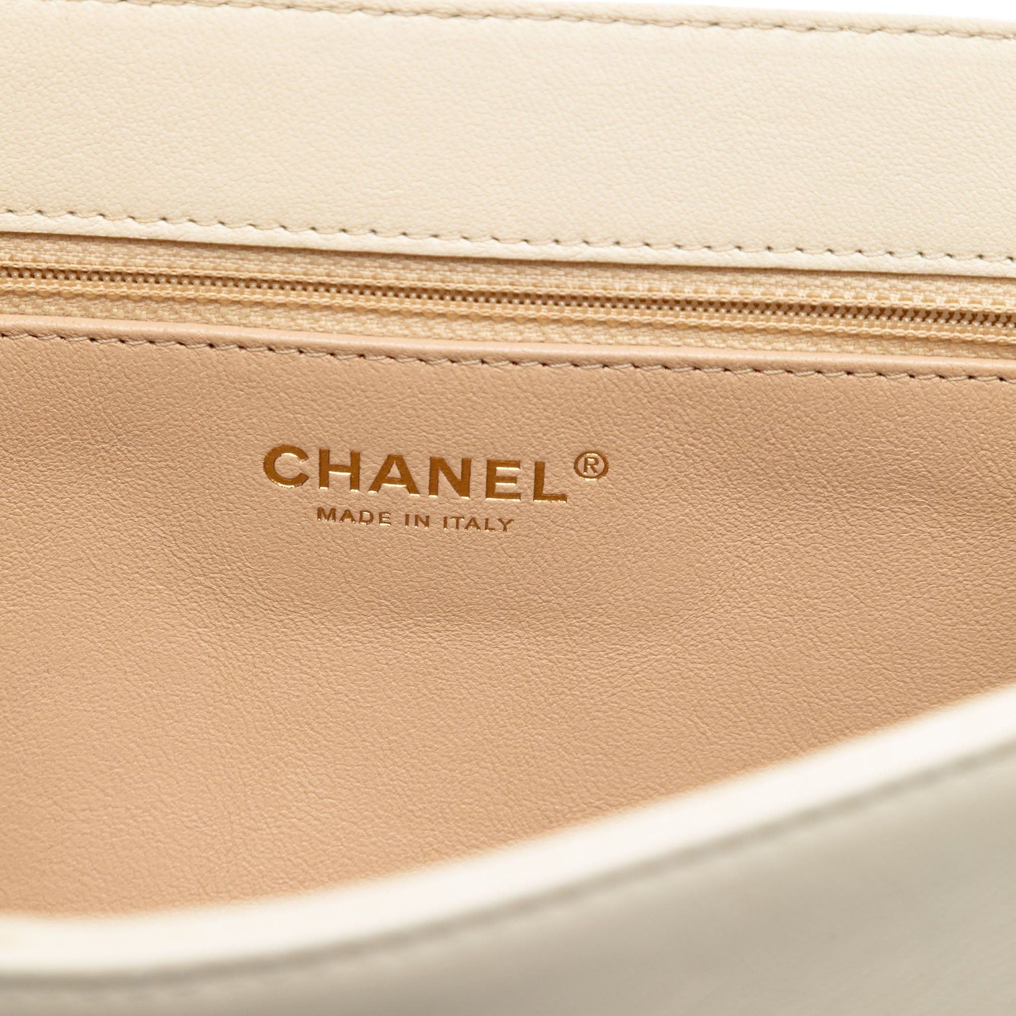 Chanel Large Chevron Sheepskin Subtle Flap Size ONE SIZE - 5 Thumbnail