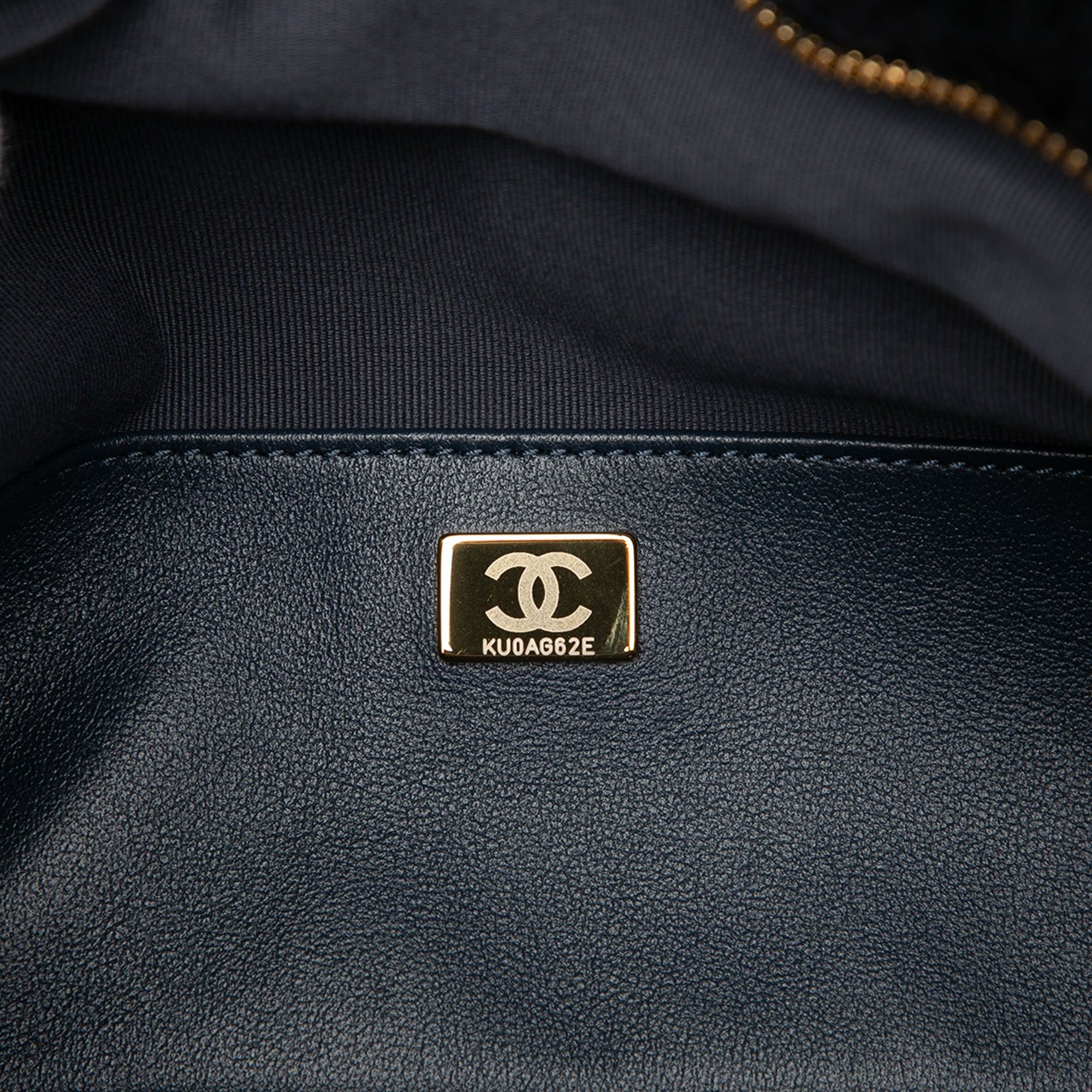 Chanel Coco Neigh Large Quilted Shearling Bowling Bag Size ONE SIZE - 6 Thumbnail