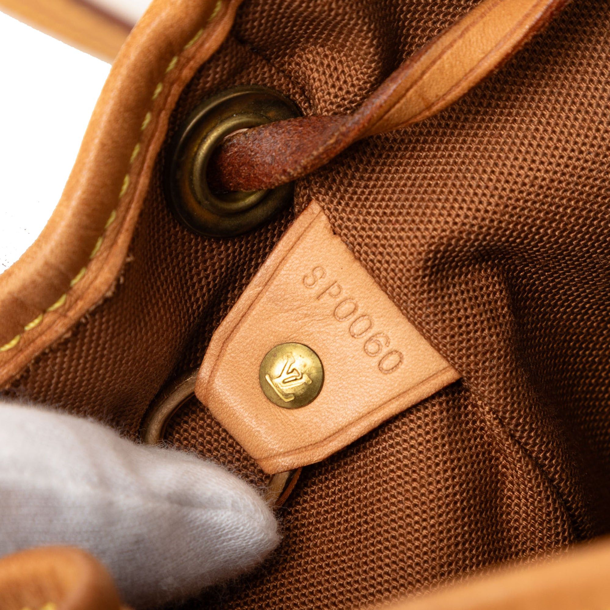 Louis Vuitton Monogram Mini Montsouris Size ONE SIZE - 6 Thumbnail