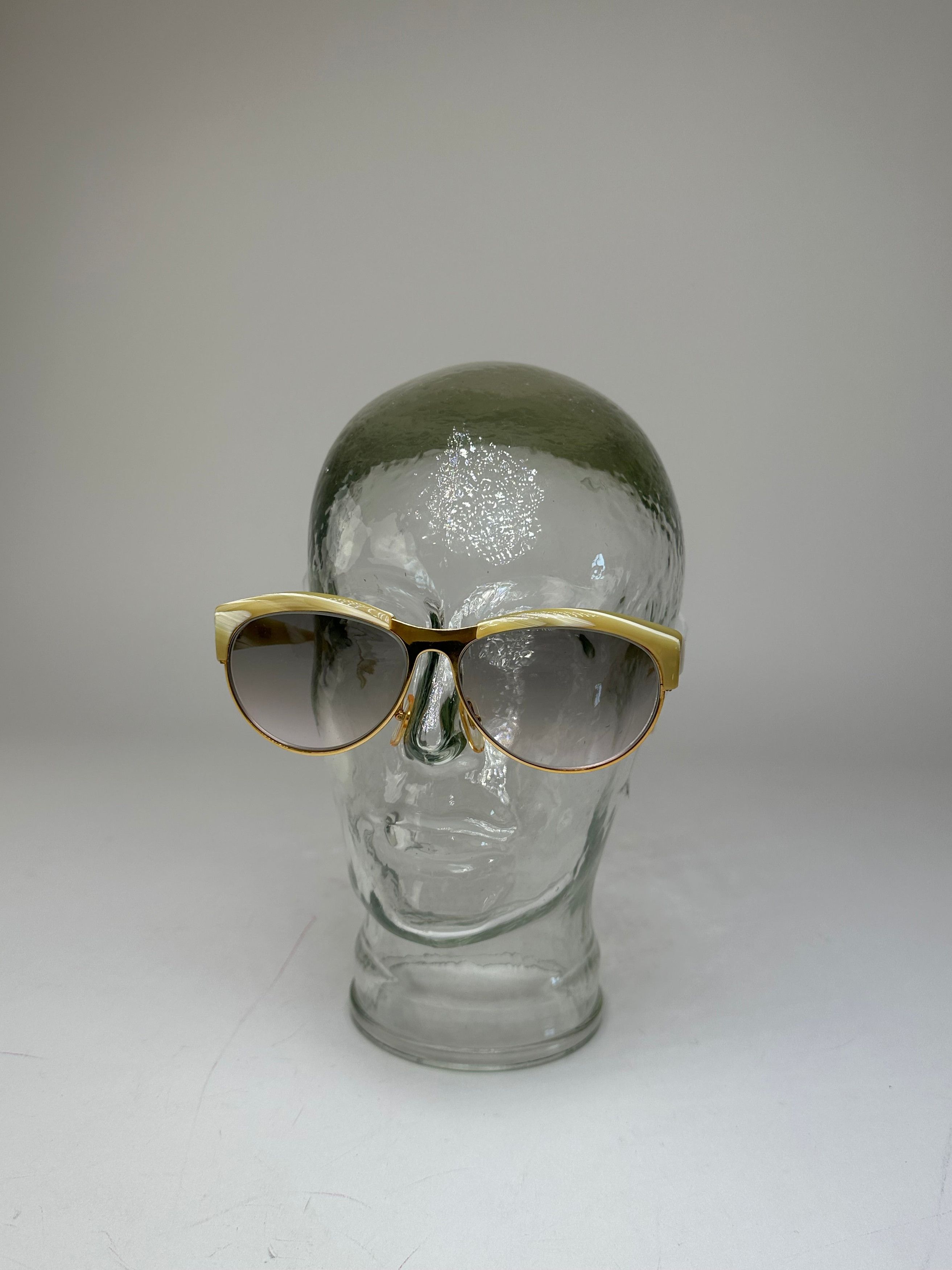 Loewe Vintage Overd Sunglasses Gold Cream Size ONE SIZE - 10 Thumbnail