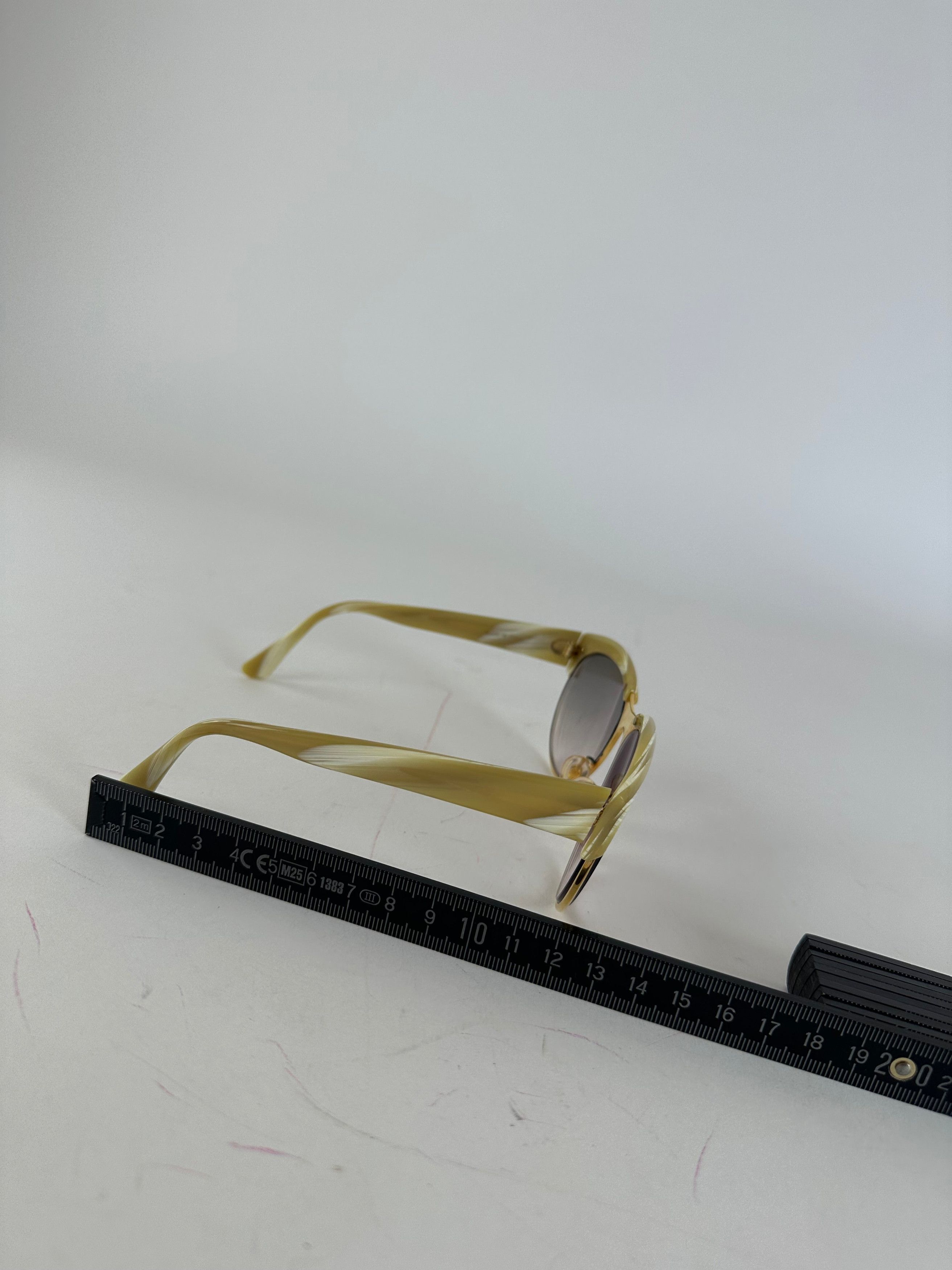 Loewe Vintage Overd Sunglasses Gold Cream Size ONE SIZE - 6 Thumbnail