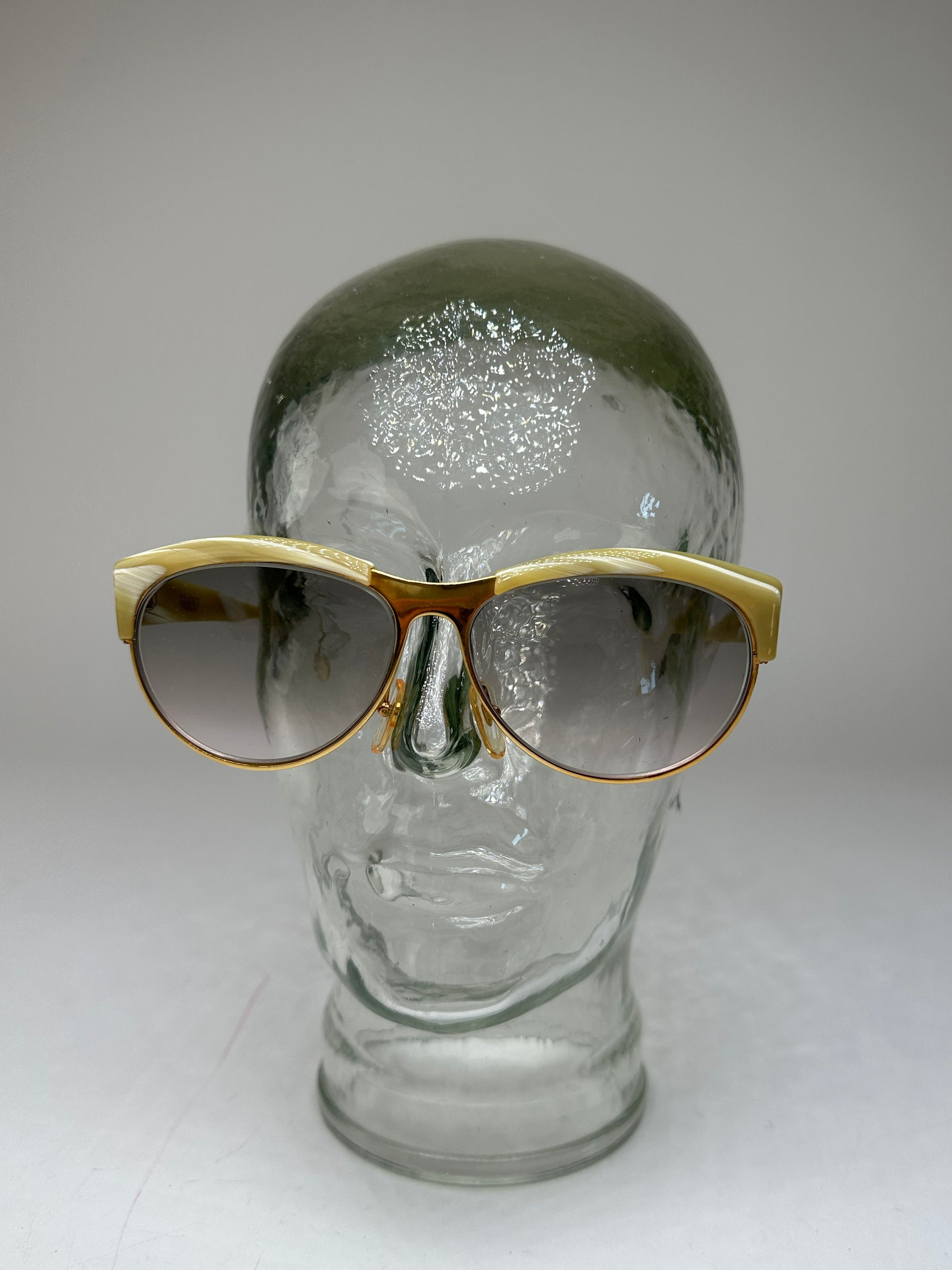 Loewe Vintage Overd Sunglasses Gold Cream Size ONE SIZE - 2 Thumbnail
