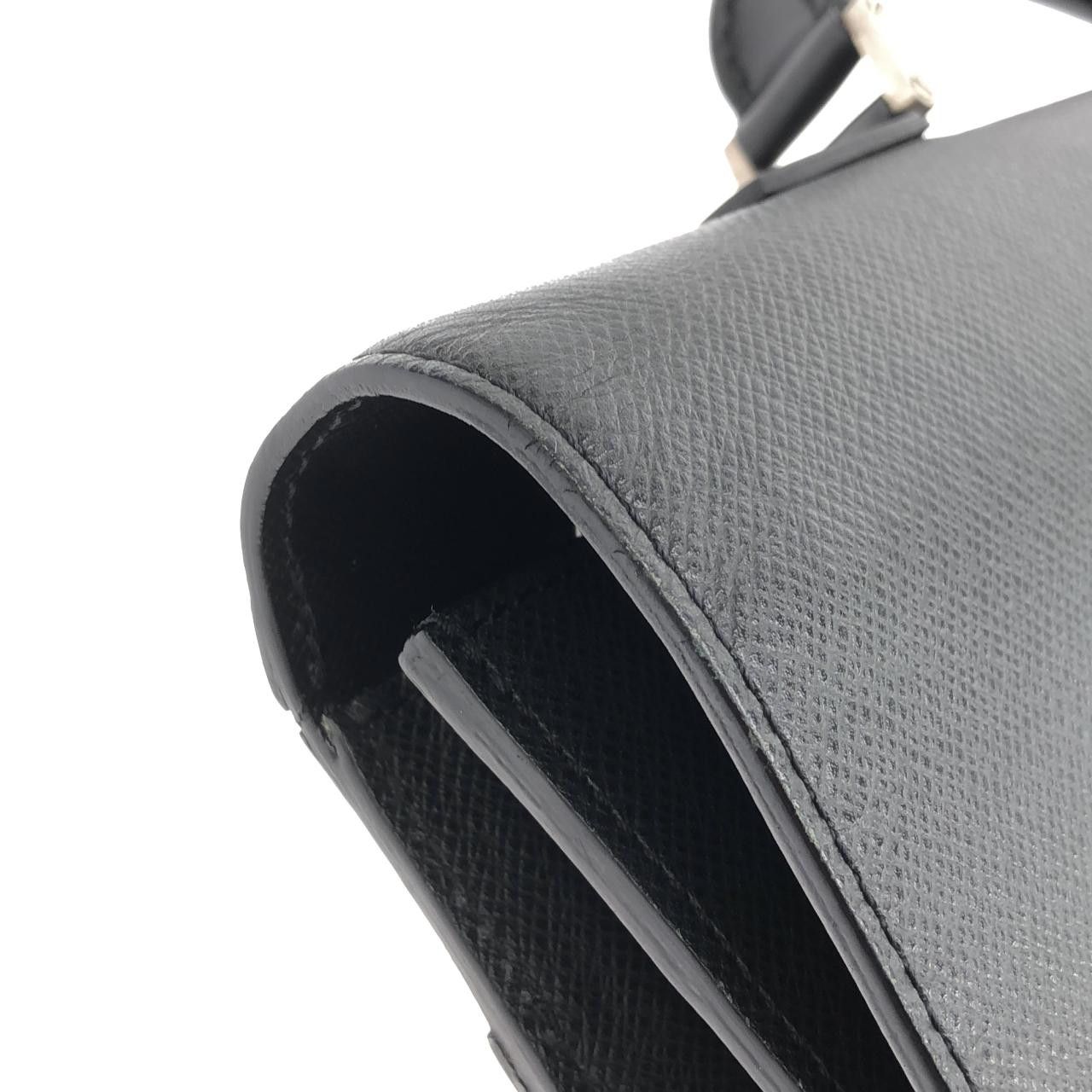 Louis Vuitton Louis Vuitton Louis Vuitton Taiga Laguito Leather Briefcase Leather Business Bag M31092 DUTY FREE for USA Size ONE SIZE - 4 Thumbnail