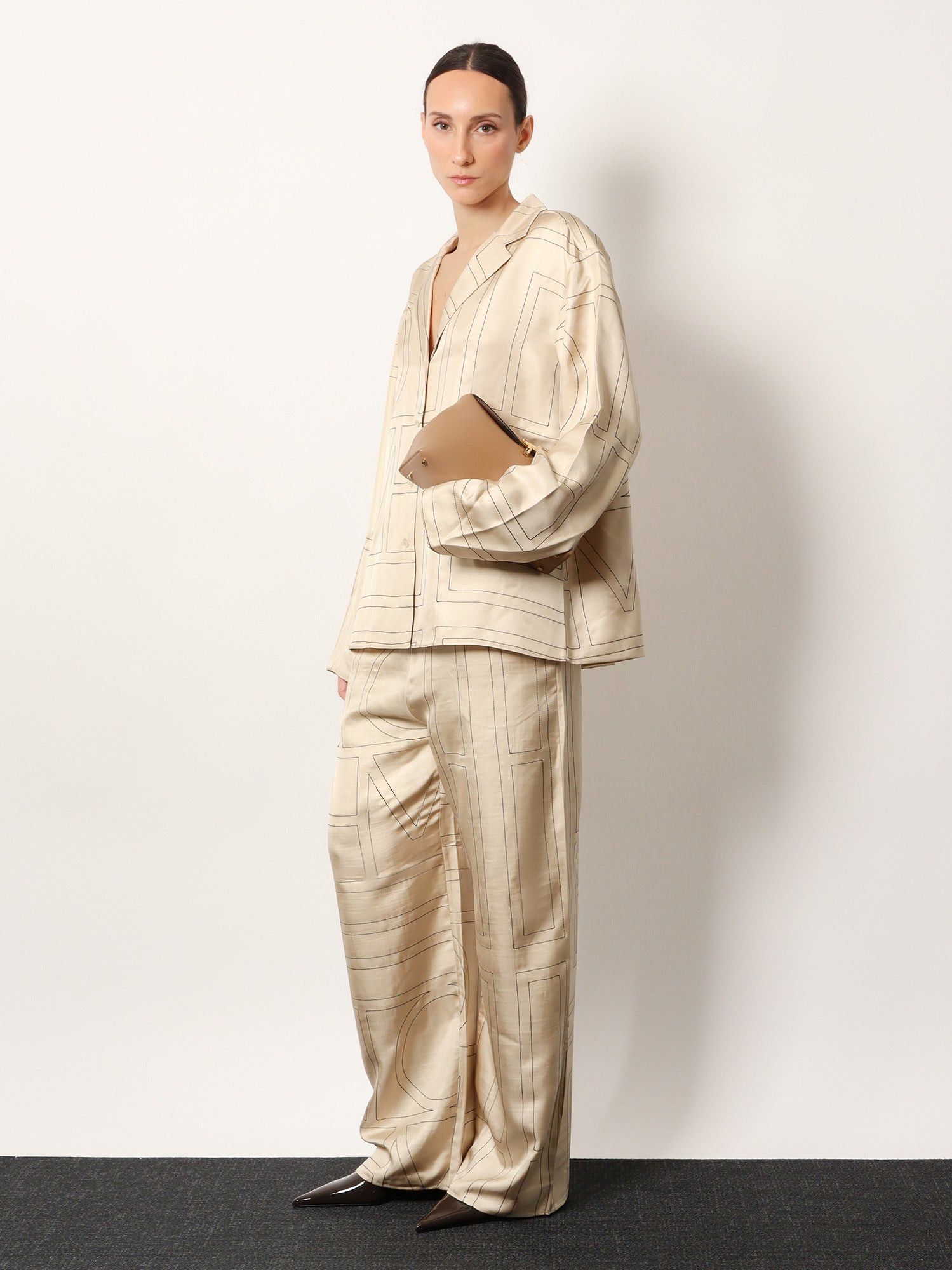 Toteme Silk Trousers With Monogram Logo Embroidery Size 26" / US 2 / IT 38 - 4 Thumbnail