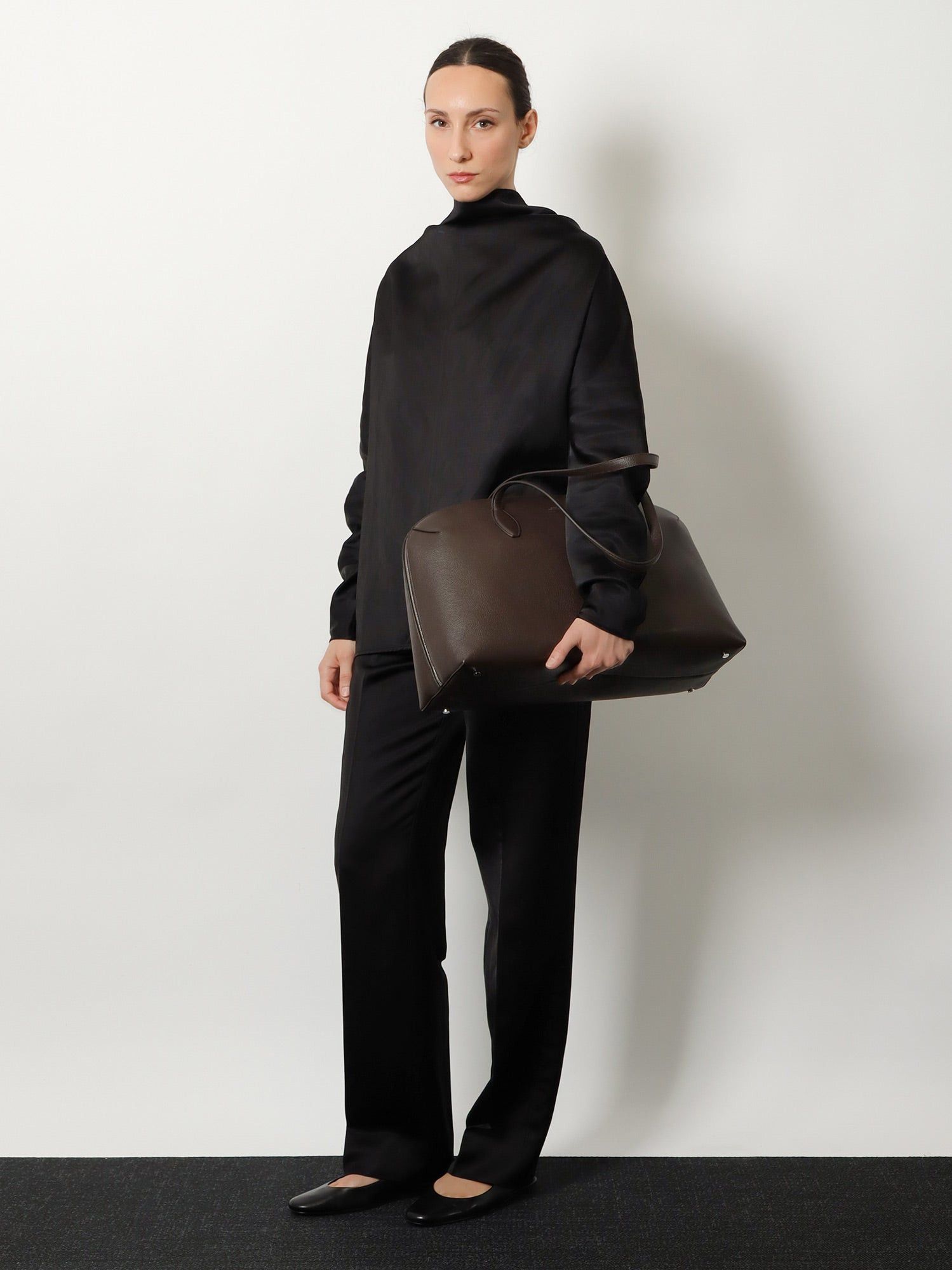 Toteme Suede Handbag With Engraved Logo On The Front Size ONE SIZE - 5 Thumbnail