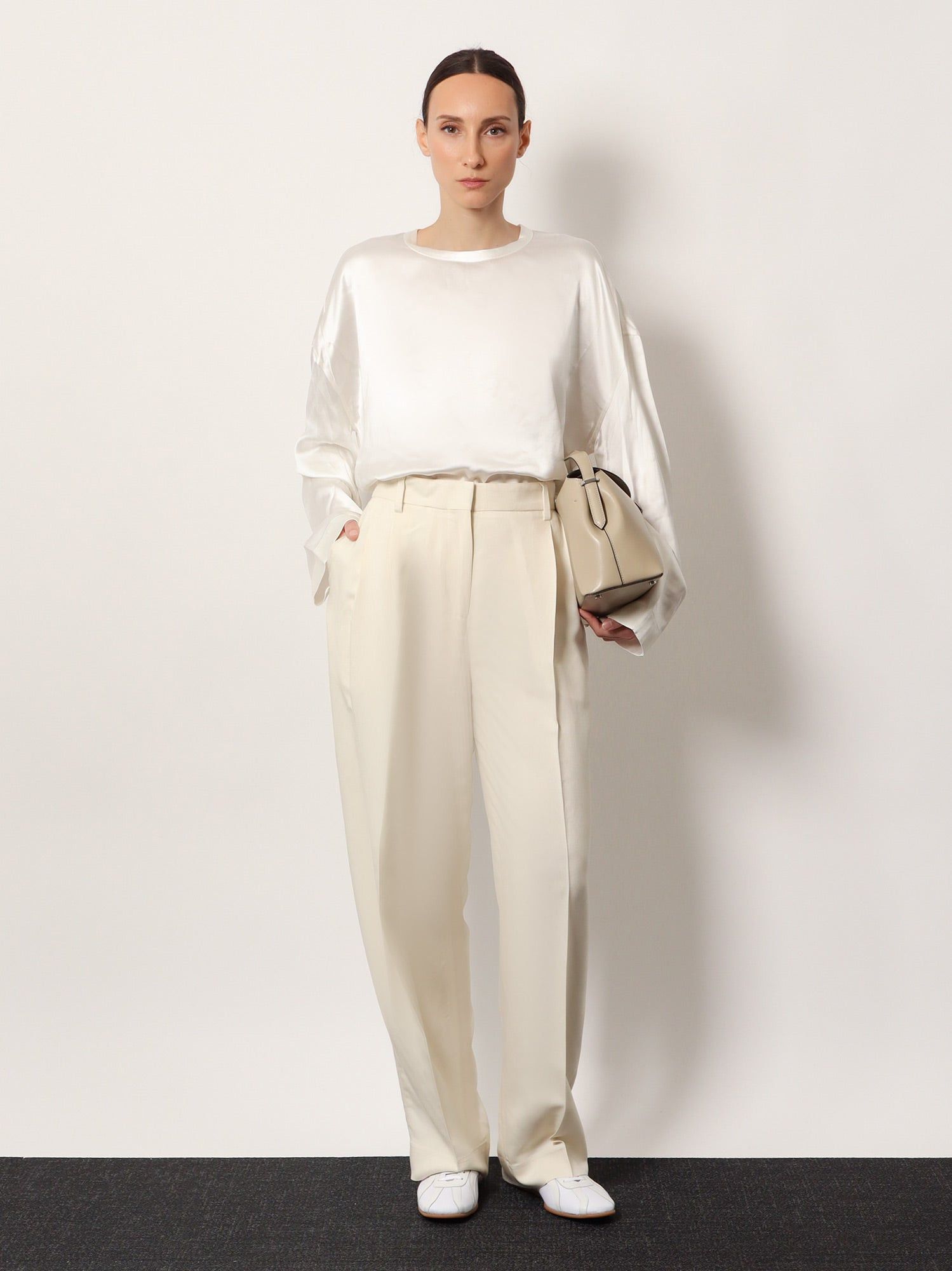 Toteme Viscose Trousers Size 28" / US 6 / IT 42 - 4 Thumbnail
