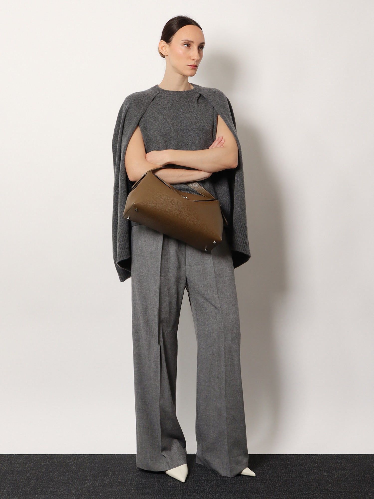 Toteme Viscose Trousers Size 27" / US 4 / IT 40 - 4 Thumbnail
