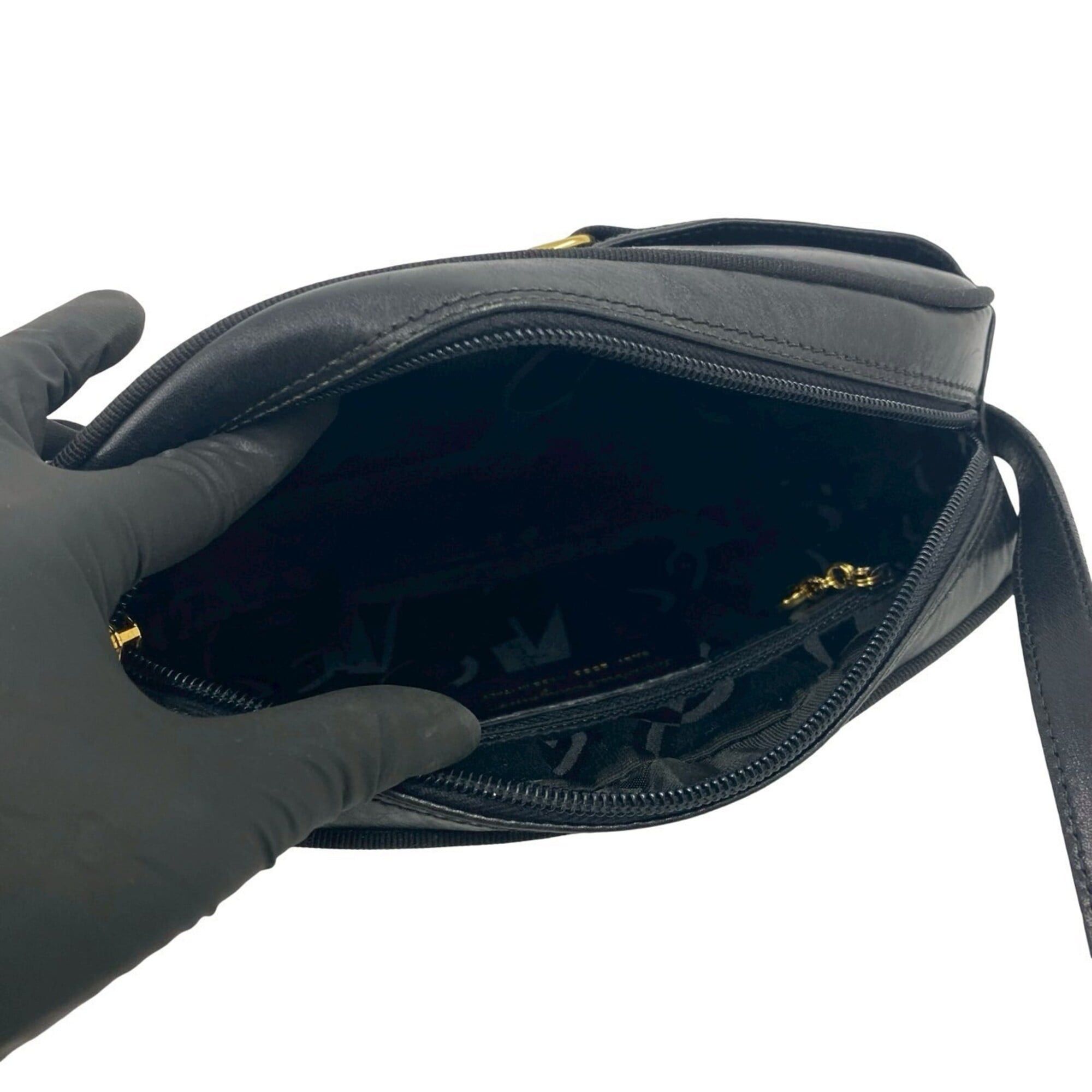 Salvatore Ferragamo Salvatore Ferragamo Vara Ribbon Leather Shoulder Bag/Pouch, Black, 38594 Size ONE SIZE - 9 Thumbnail