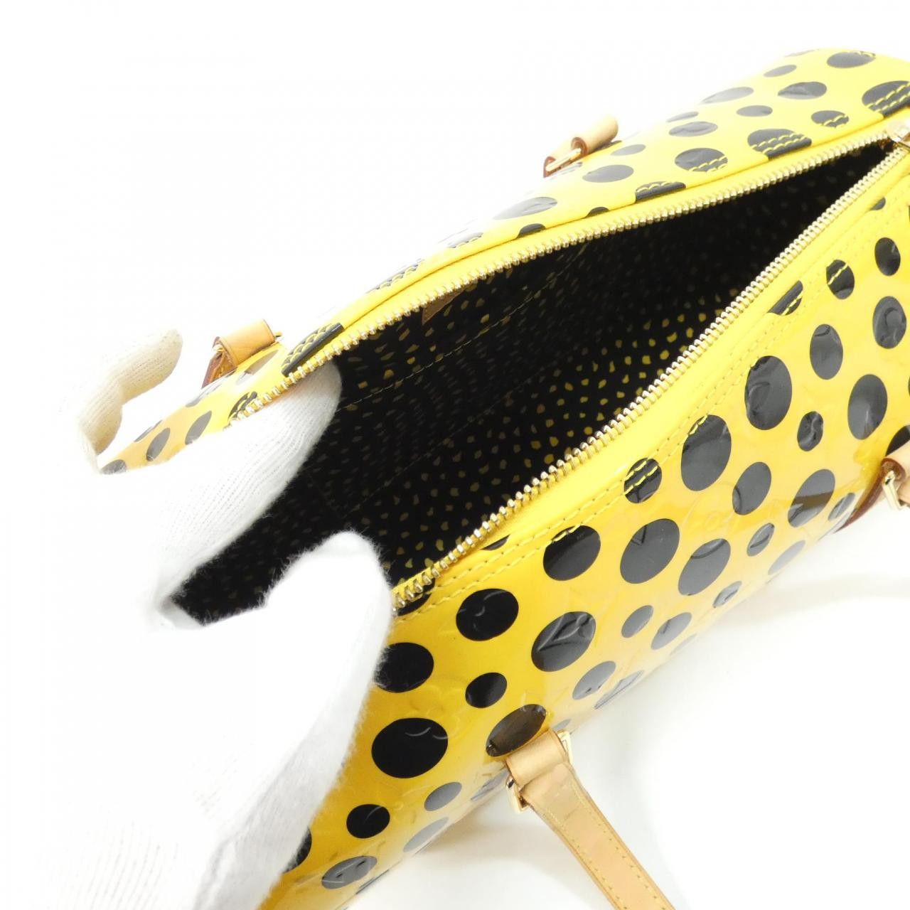 Louis Vuitton Louis Vuitton Louis Vuitton Dot Infinity Yayoi Kusama Vernis Bag Limited Plastic / Synthetic Shoulder Bag M91424 DUTY FREE for USA Size ONE SIZE - 8 Thumbnail