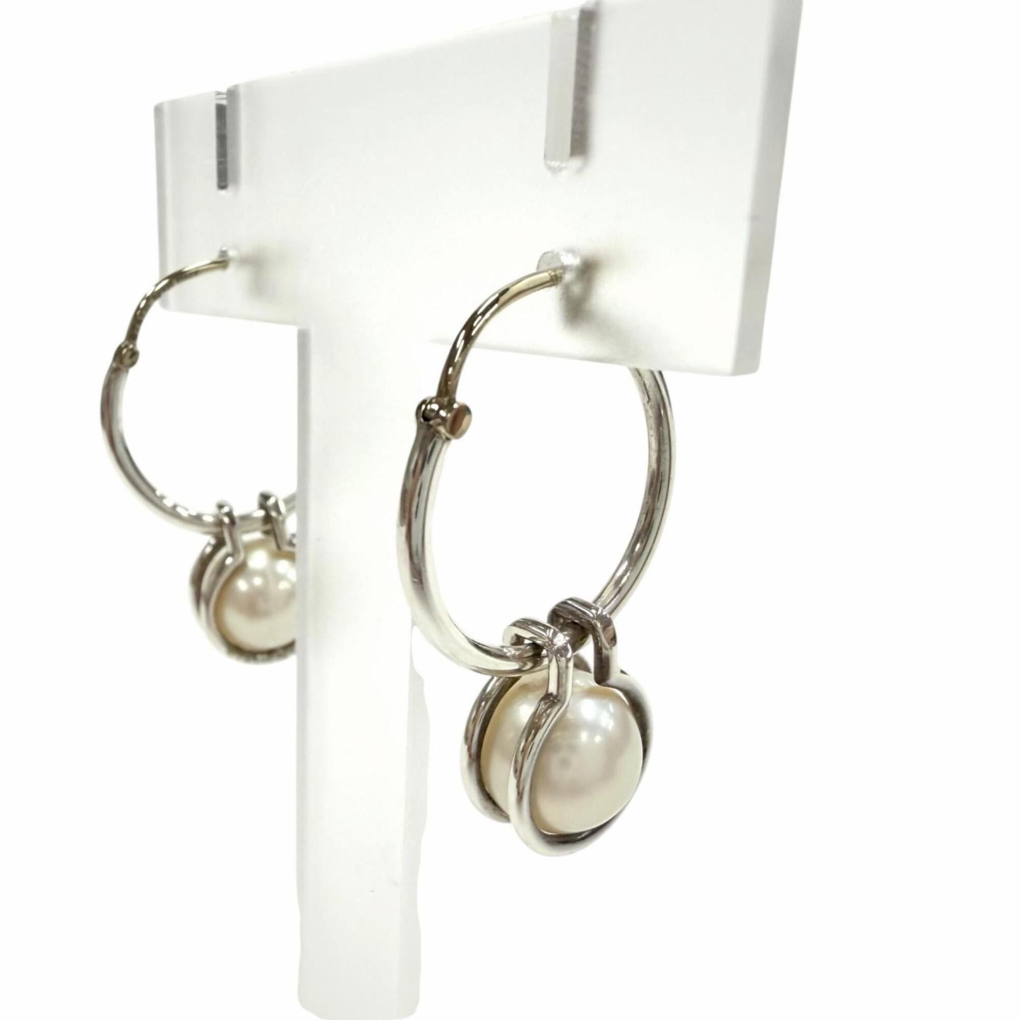 Tiffany & Co. TIFFANY&Co. Tiffany HardWear Pearl Hoop Earrings, 925 Sterling Silver with Freshwater Pearls, and Gold, Comes Box Dust Bag, Made in Italy, Weight: 5.5g, Women's. Size ONE SIZE - 3 Thumbnail