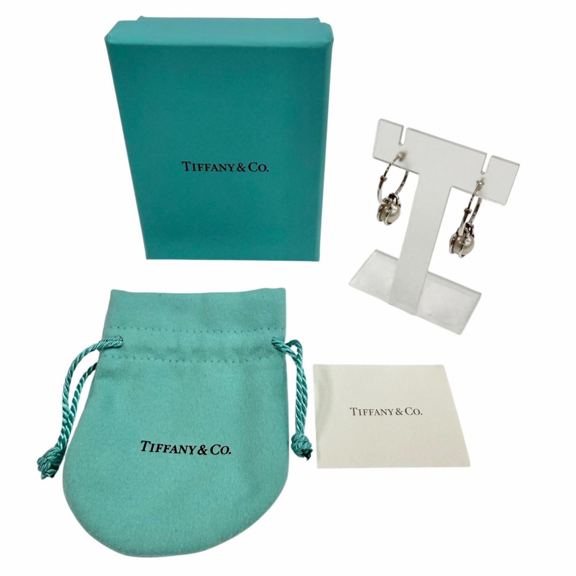 Tiffany & Co. TIFFANY&Co. Tiffany HardWear Pearl Hoop Earrings, 925 Sterling Silver with Freshwater Pearls, and Gold, Comes Box Dust Bag, Made in Italy, Weight: 5.5g, Women's. Size ONE SIZE - 2 Thumbnail