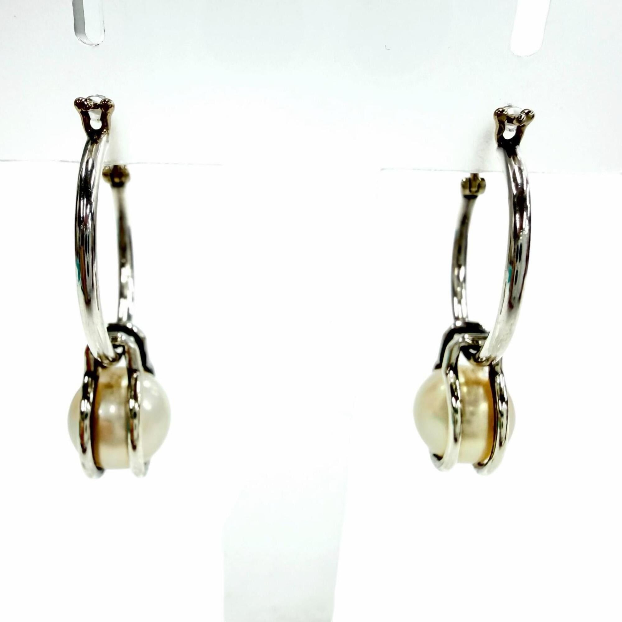 Tiffany & Co. TIFFANY&Co. Tiffany HardWear Pearl Hoop Earrings, 925 Sterling Silver with Freshwater Pearls, and Gold, Comes Box Dust Bag, Made in Italy, Weight: 5.5g, Women's. Size ONE SIZE - 5 Thumbnail