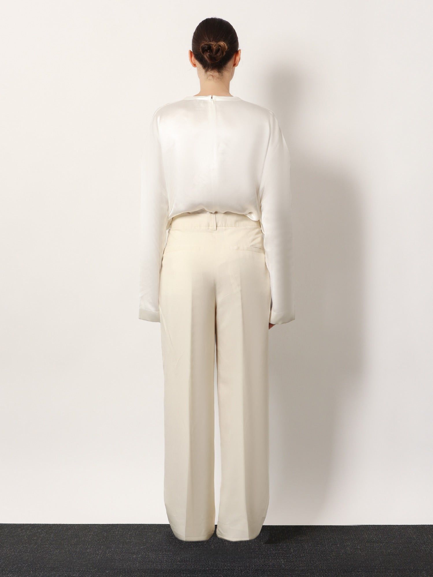 Toteme Satin Boxy Top Size M / US 6-8 / IT 42-44 - 4 Thumbnail
