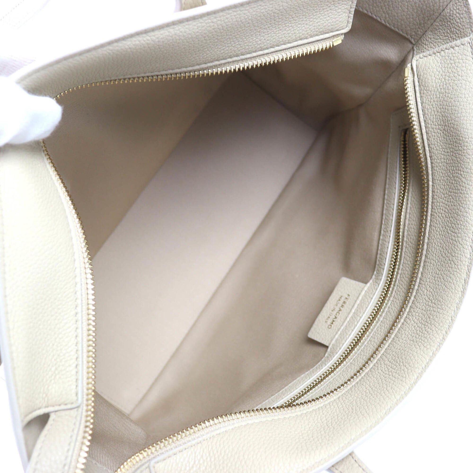 Salvatore Ferragamo Salvatore Ferragamo FERRAGAMO 219861 Tote Bag M Calf Leather with Clochette, Can be Carried on Shoulder, Light Beige, Comes Dust Bag, Made in Italy, Women's Size ONE SIZE - 9 Thumbnail