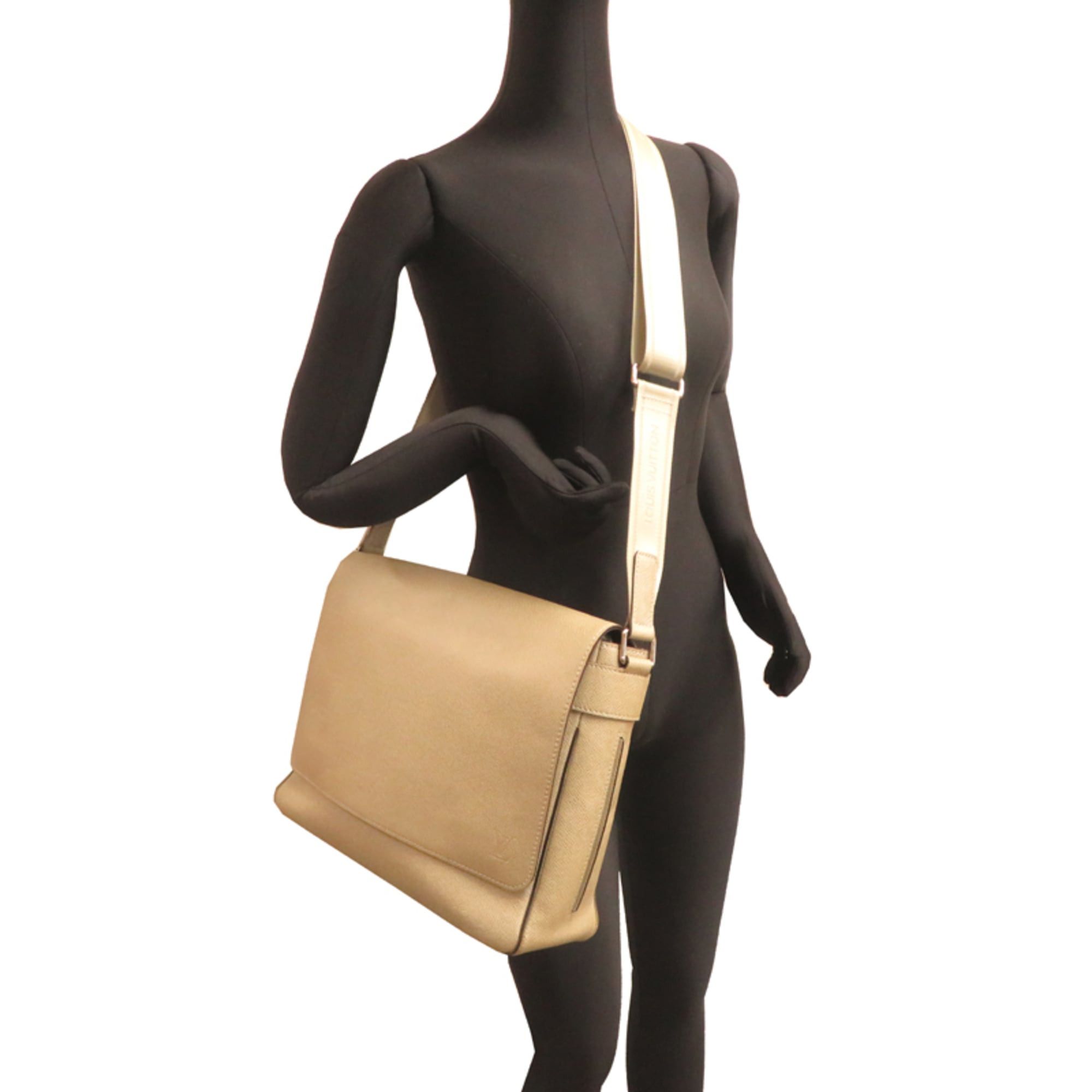 Louis Vuitton Louis Vuitton Roman MM Women's/Men's Shoulder Bag M32625 Taiga Polaire Size ONE SIZE - 8 Thumbnail