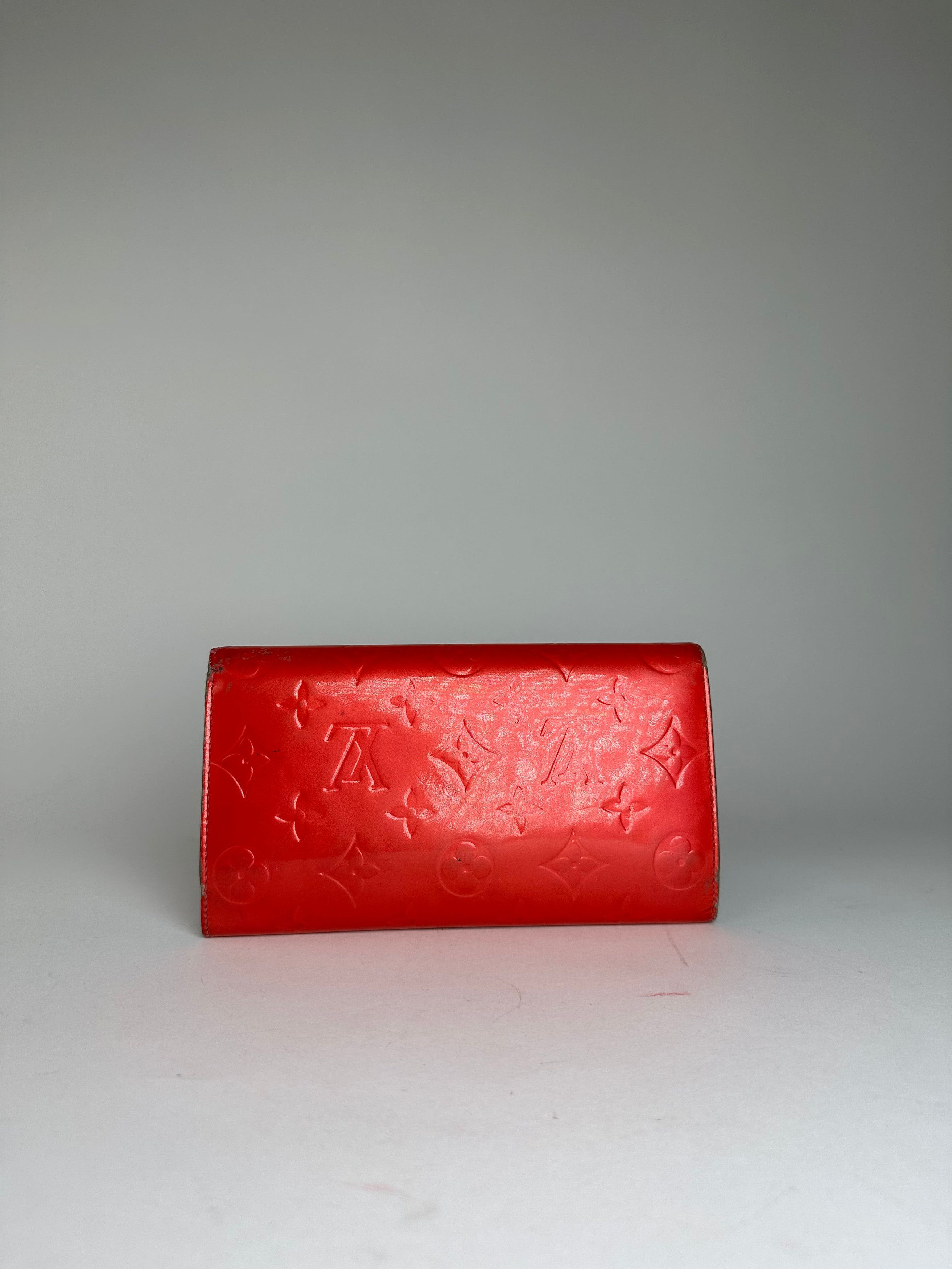 Louis Vuitton Vintage Vernis Monogram Sarah Long Wallet Pomme d'Amour Size ONE SIZE - 2 Thumbnail