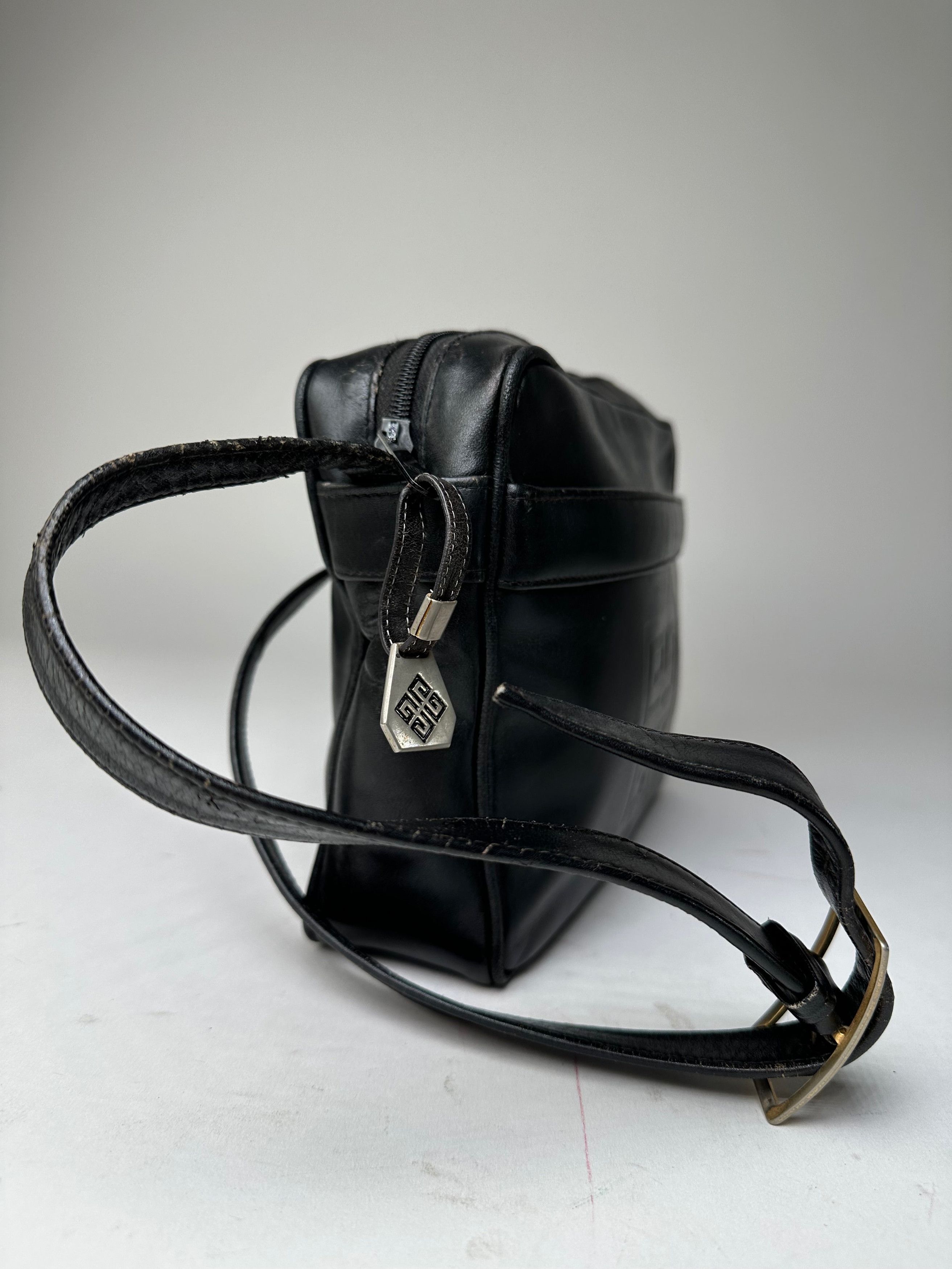 Givenchy Vintage 4G Smooth Leather Crossbody Shoulder Bag Black Size ONE SIZE - 7 Thumbnail