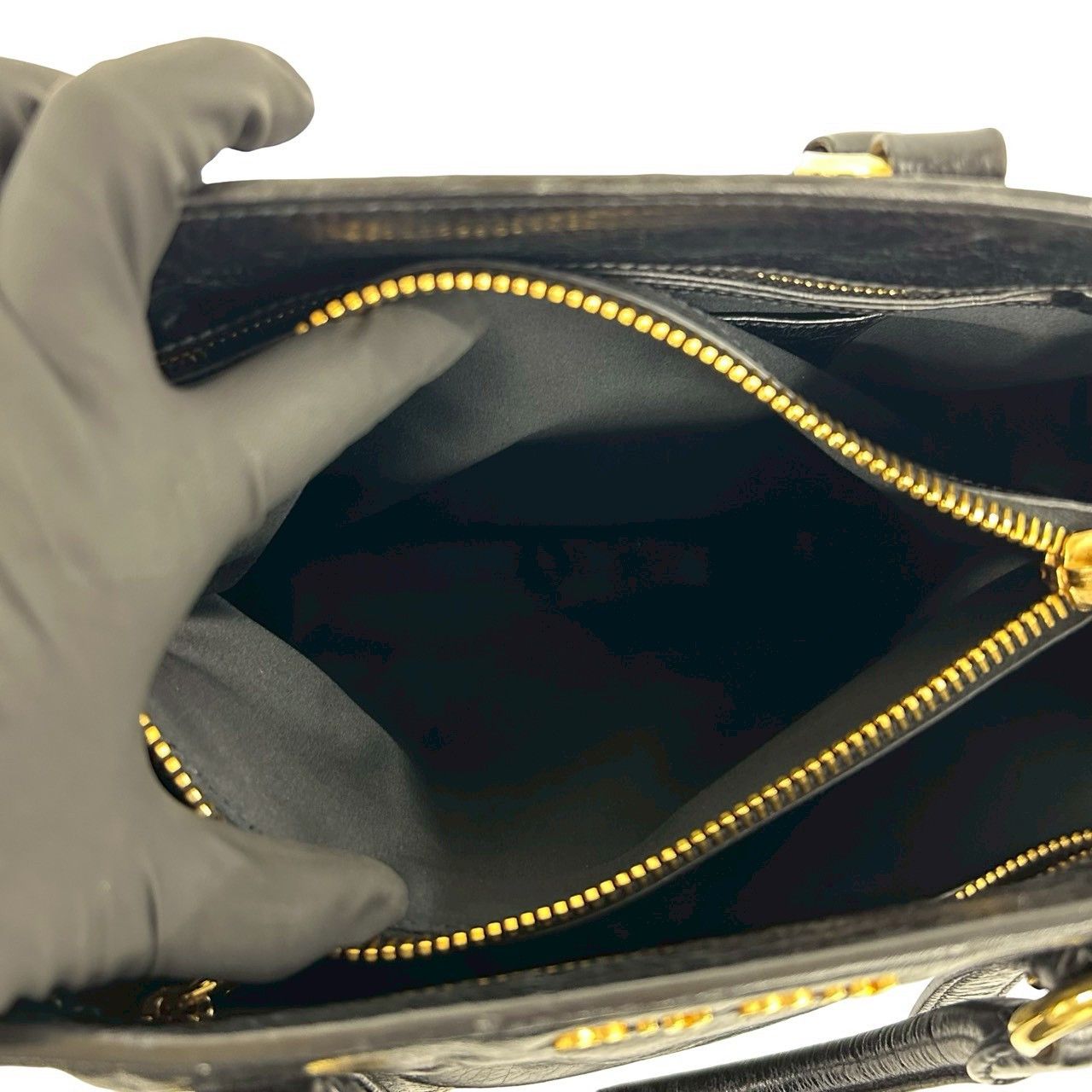 Miu Miu Miu Miu Miu Miu Leather 2way Bag Leather Handbag DUTY FREE for USA Size ONE SIZE - 11 Thumbnail