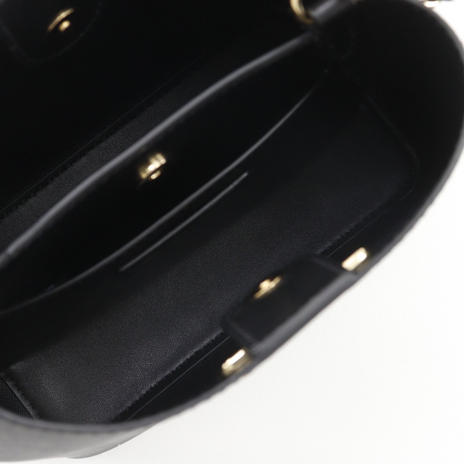 Michael Kors Michael Kors Michael Kors PVC bucket 2way bag Plastic / Synthetic Crossbody Bag 35S4G3FM5T1 DUTY FREE for USA Size ONE SIZE - 6 Thumbnail