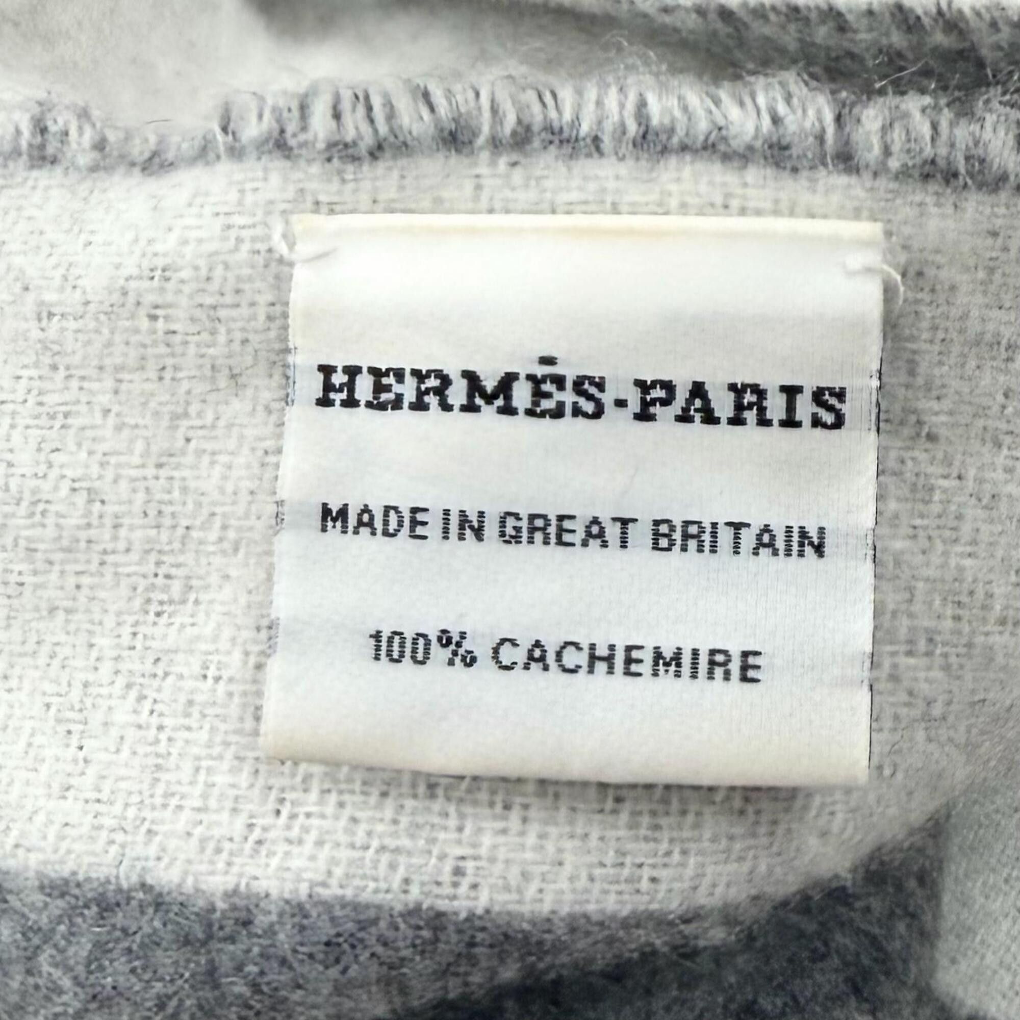 Hermes HERMES Love Story 100% Cashmere Fringe Scarf/Stole, Gray/Off-White, Made in England, Women's Size ONE SIZE - 7 Thumbnail