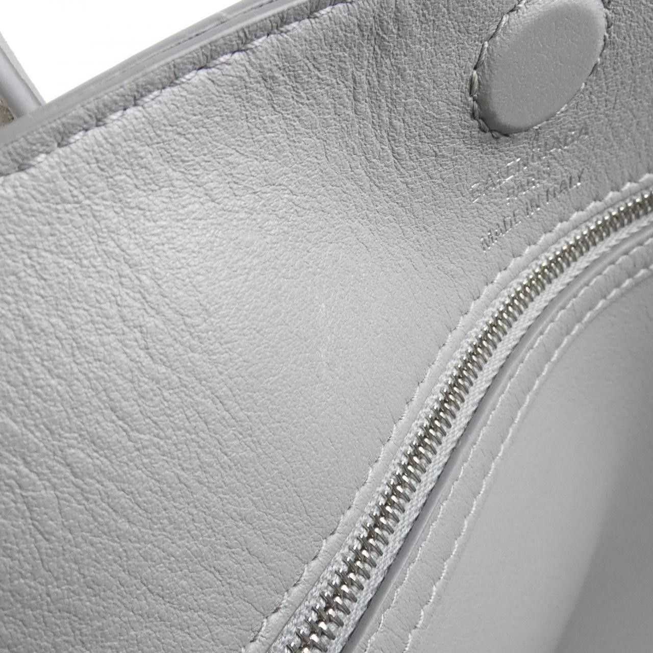 Balenciaga Balenciaga Balenciaga Hampton Mini Calf Bag Leather Crossbody Bag 8133622ABAW DUTY FREE for USA Size ONE SIZE - 9 Thumbnail