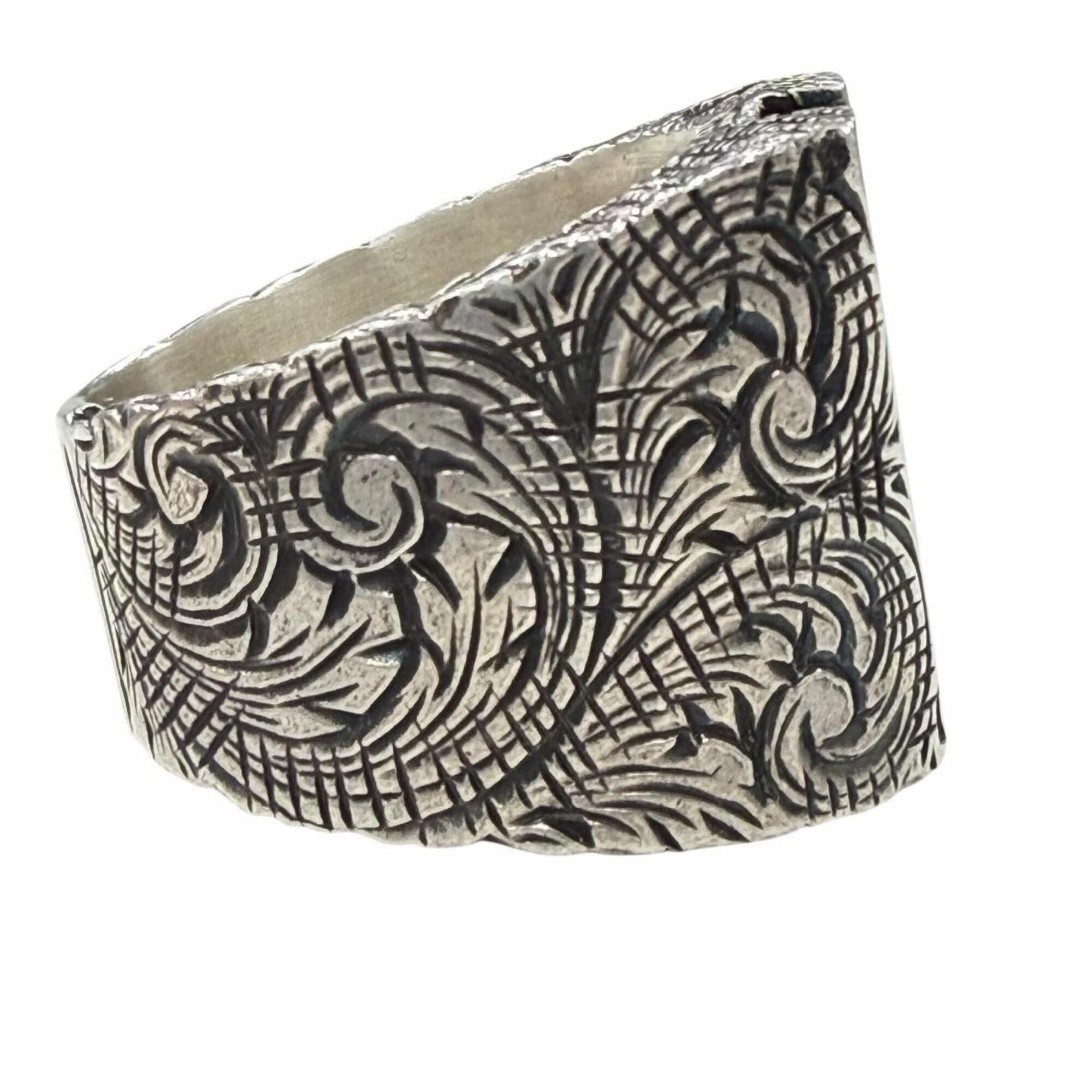 Gucci GUCCI Arabesque Alphabet V Letter Ring, AG925 Sterling Silver, Size L, Made in Italy, Weight 26.00g, Men's Accessory Size ONE SIZE - 4 Thumbnail