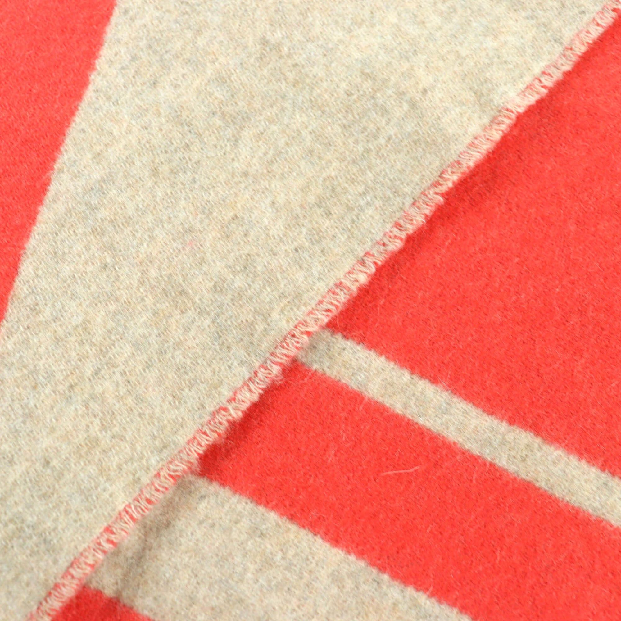 Hermes HERMES Love Story Cashmere Ecarlato Beige Fringe Scarf (Red/Beige) - Made in England Women's Size ONE SIZE - 4 Thumbnail