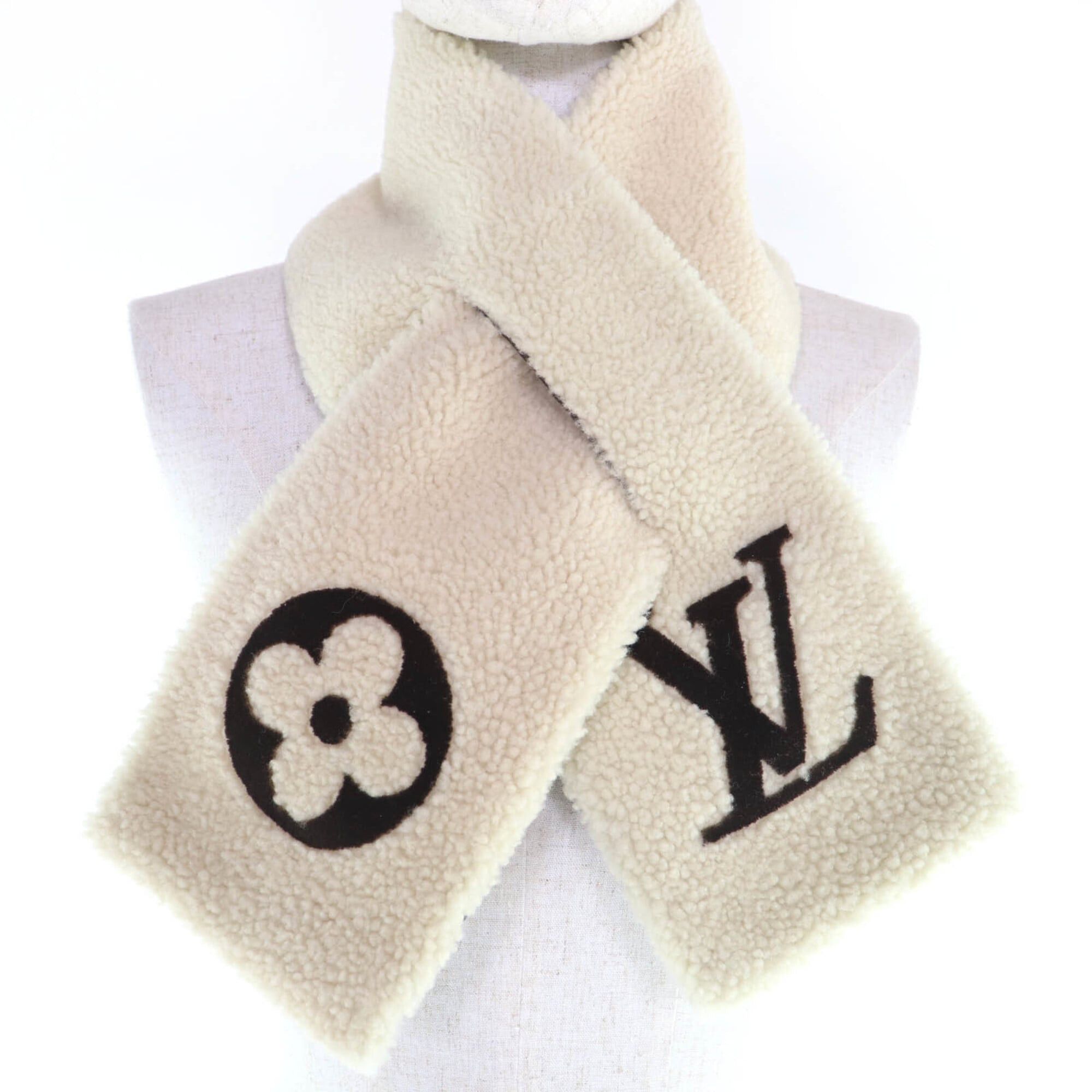 Louis Vuitton LOUIS VUITTON (Louis Vuitton) 2023 model M79229 LV logo sheepskin fur tippet shawl scarf, ivory, made in Italy, authentic, women's, with box and dust bag. Size ONE SIZE - 6 Thumbnail
