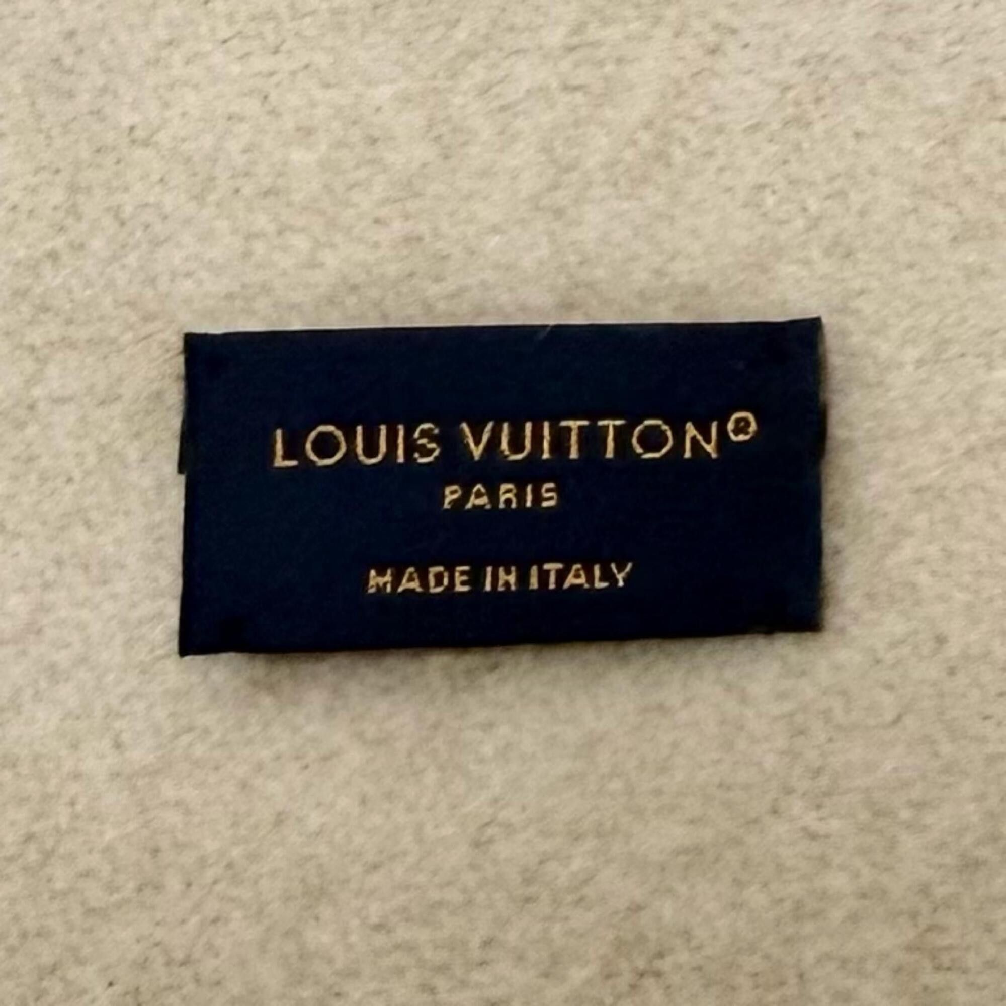 Louis Vuitton LOUIS VUITTON (Louis Vuitton) 2025 Model M78123 Reykjavik Scarf - 100% Cashmere, Beige, Current Model, Logo Design, Fringe, Large Size, Comes with Box, Made in Italy, Women's. Size ONE SIZE - 9 Thumbnail