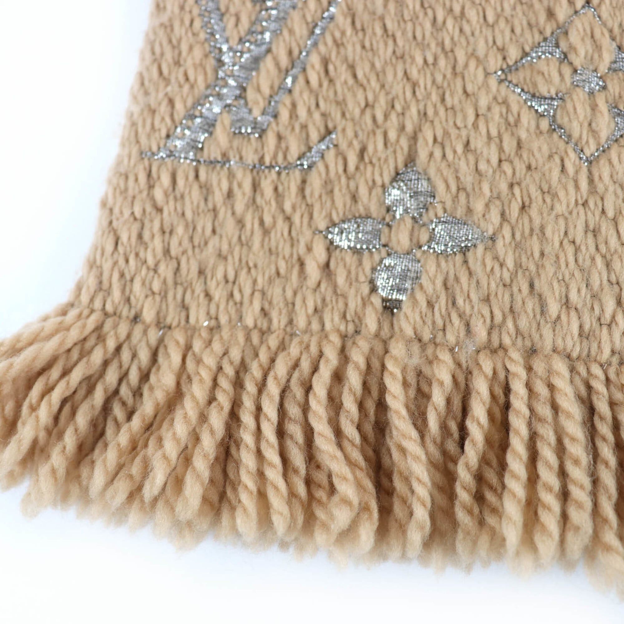 Louis Vuitton LOUIS VUITTON M75834 Echarpe Logomania Shine Wool Silk Fringe Scarf Beige Made in Italy Authentic Women's Size ONE SIZE - 5 Thumbnail