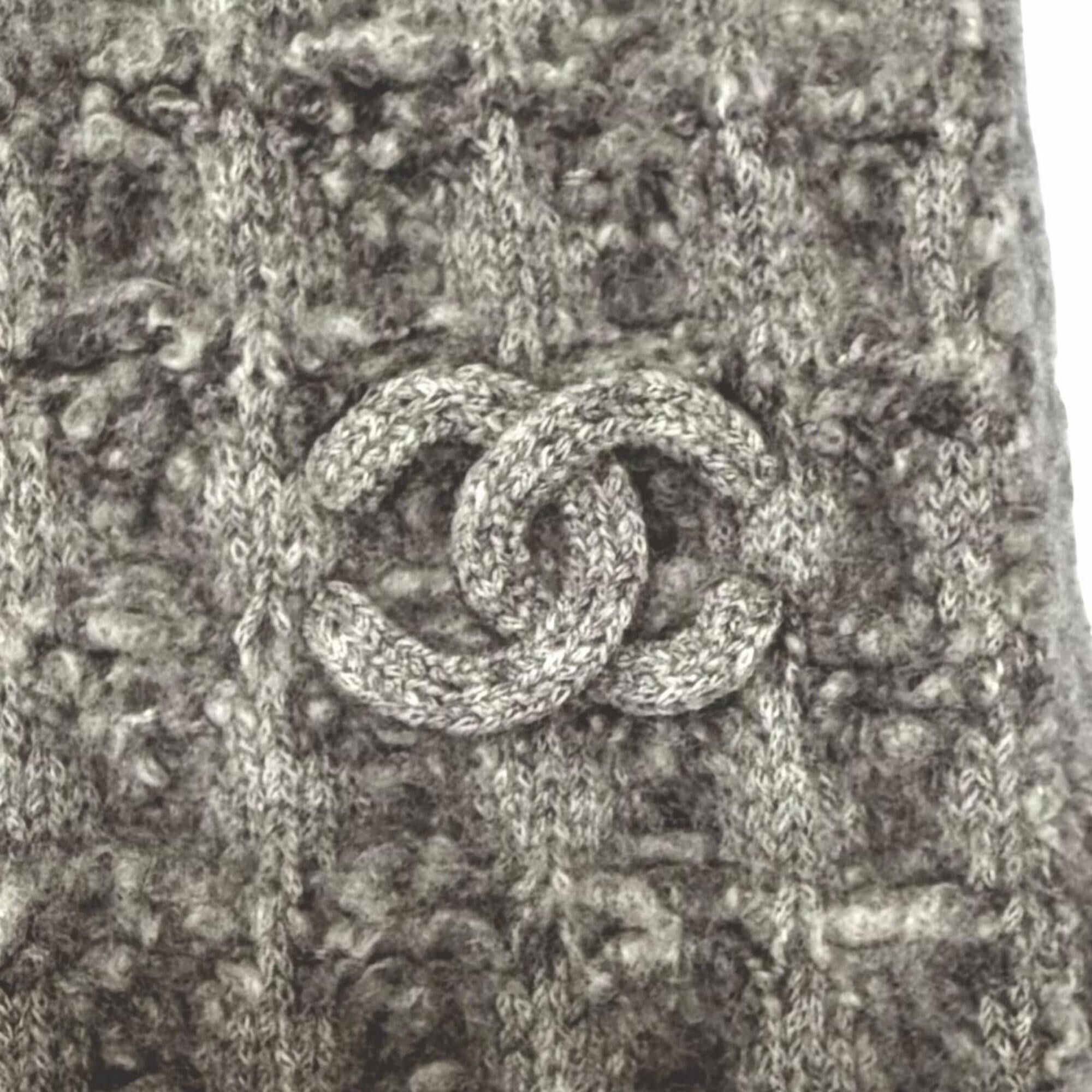 Chanel CHANEL 17B Cashmere Silk Scarf/Stole with Coco Mark Embellishment, Gray, Made in Italy, Women's, Highly Recommended ◎ Size ONE SIZE - 5 Thumbnail